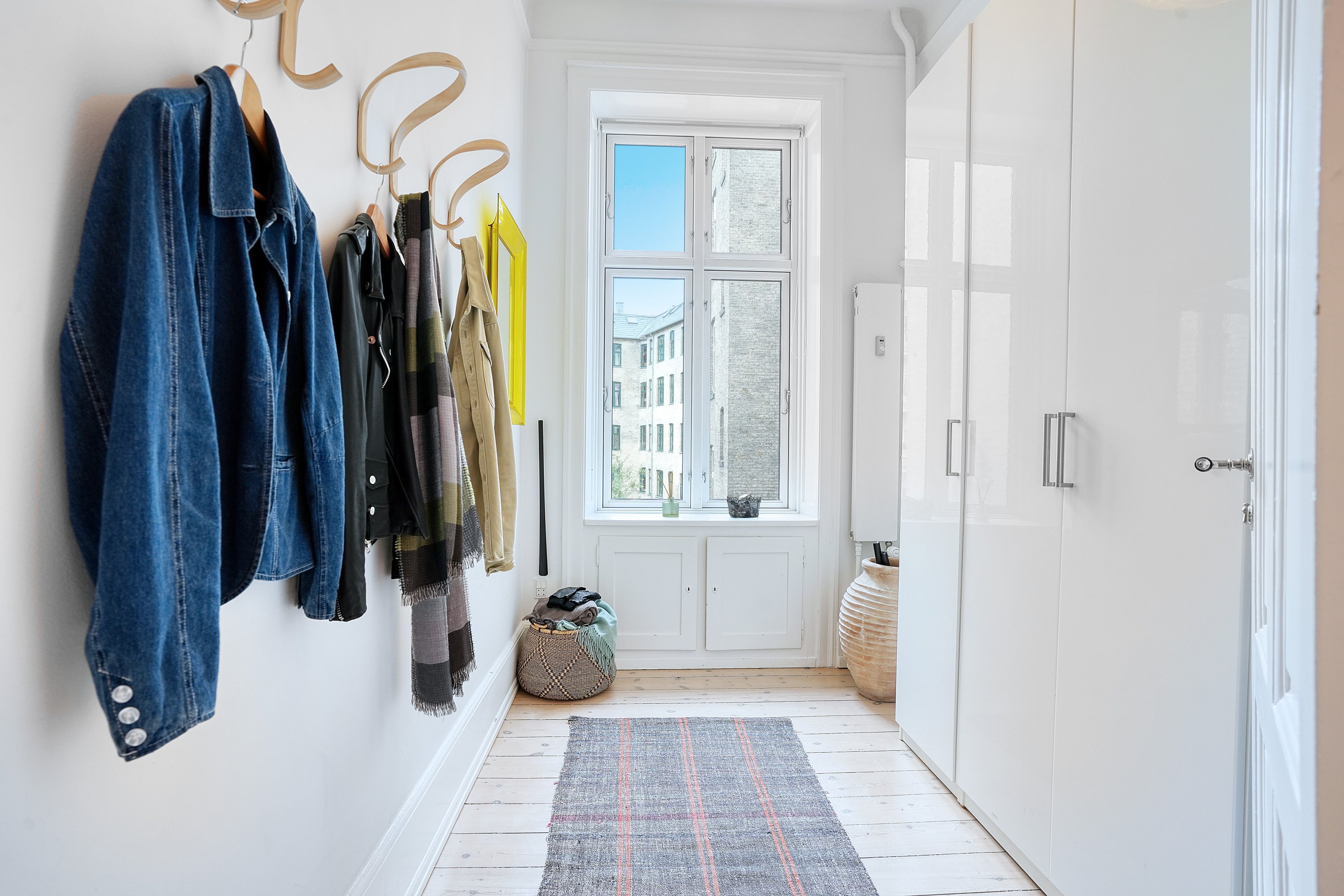 Fremhævet entré billede i fuldskærmstilstand. Billede af Holsteinsgade 7, 2., 2100 København Ø