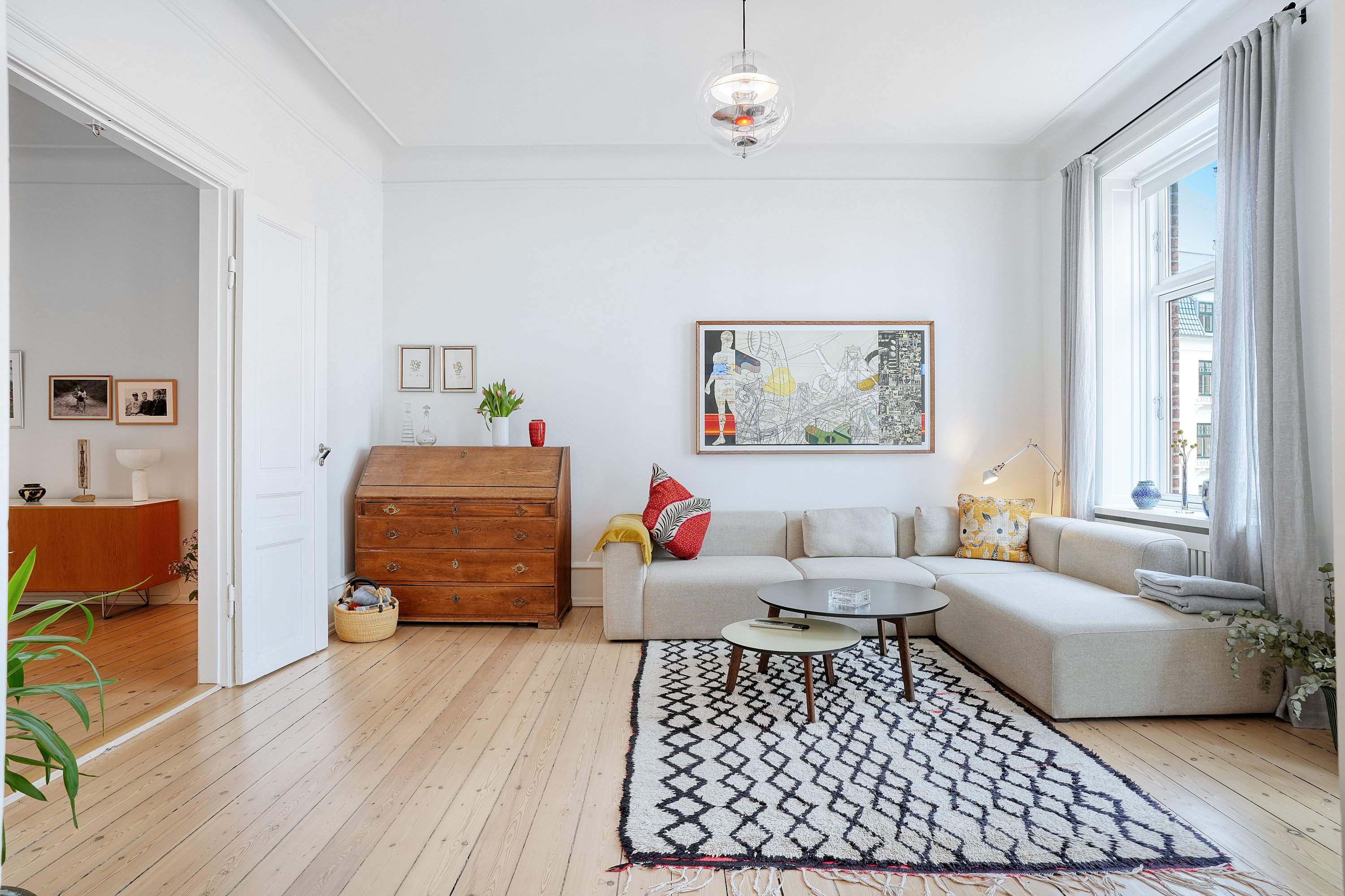 Fremhævet stue billede i fuldskærmstilstand. Billede af Holsteinsgade 7, 2., 2100 København Ø