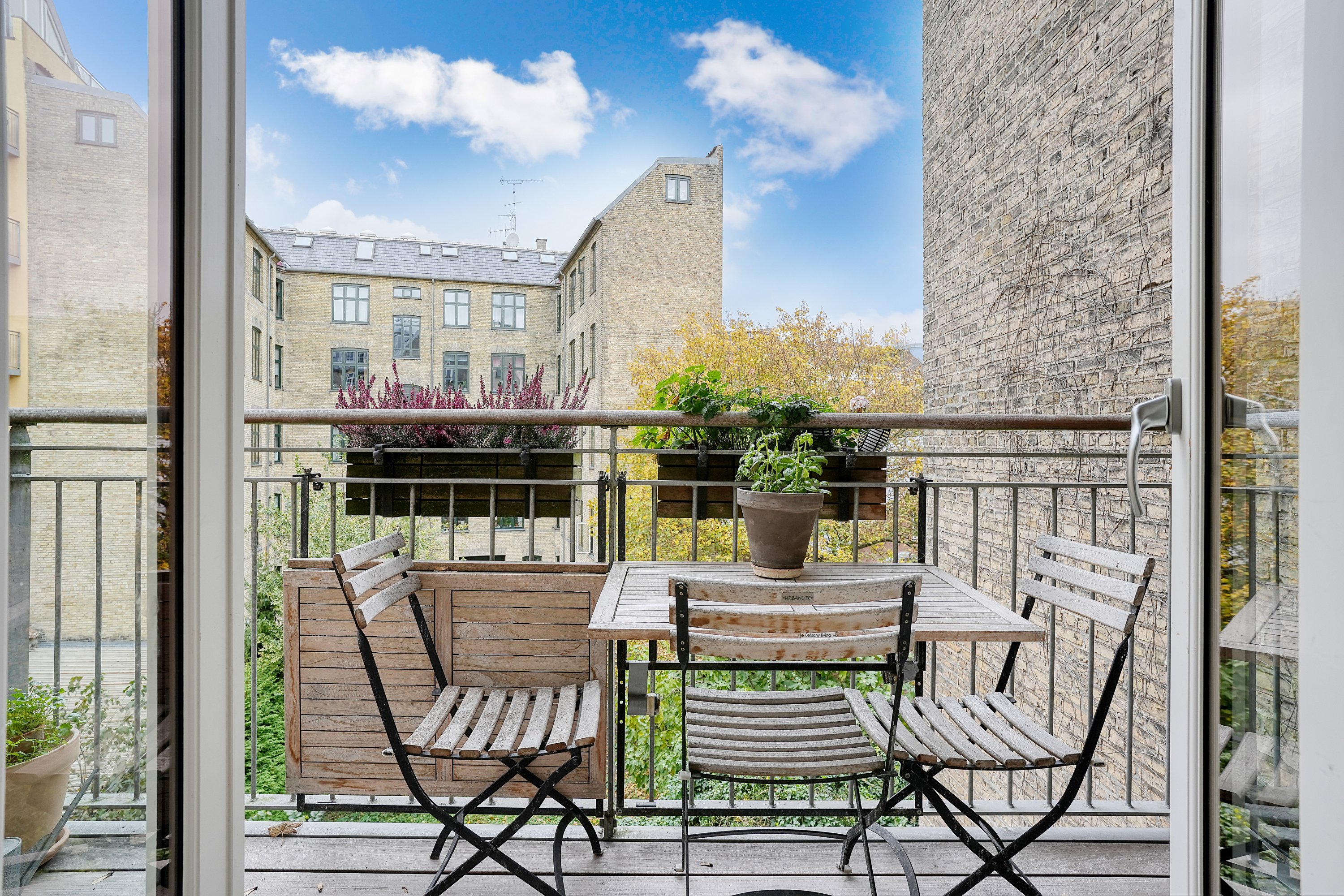 Fremhævet altan billede i fuldskærmstilstand. Billede af Holsteinsgade 7, 2., 2100 København Ø