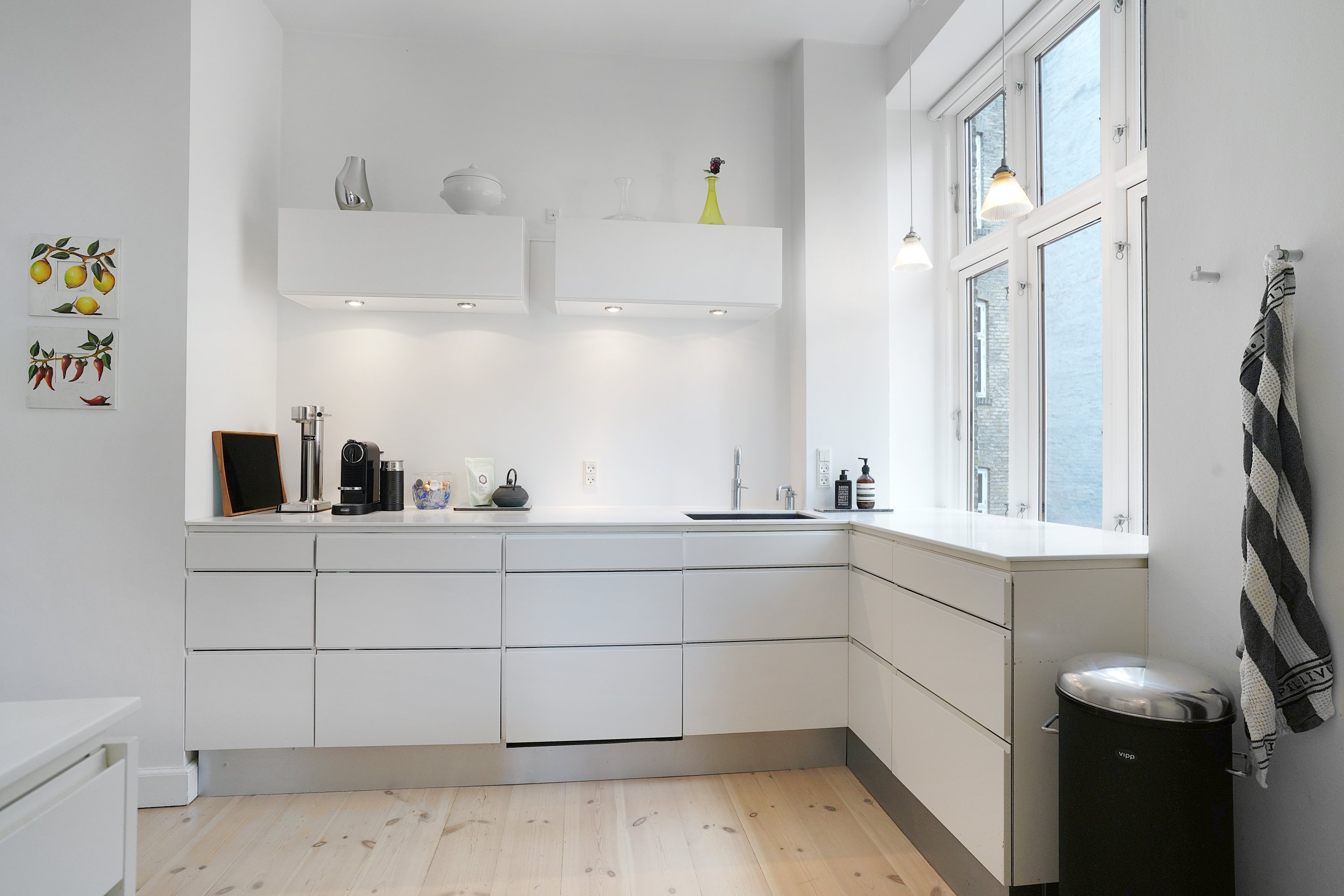 Fremhævet køkken billede i fuldskærmstilstand. Billede af Holsteinsgade 7, 2., 2100 København Ø