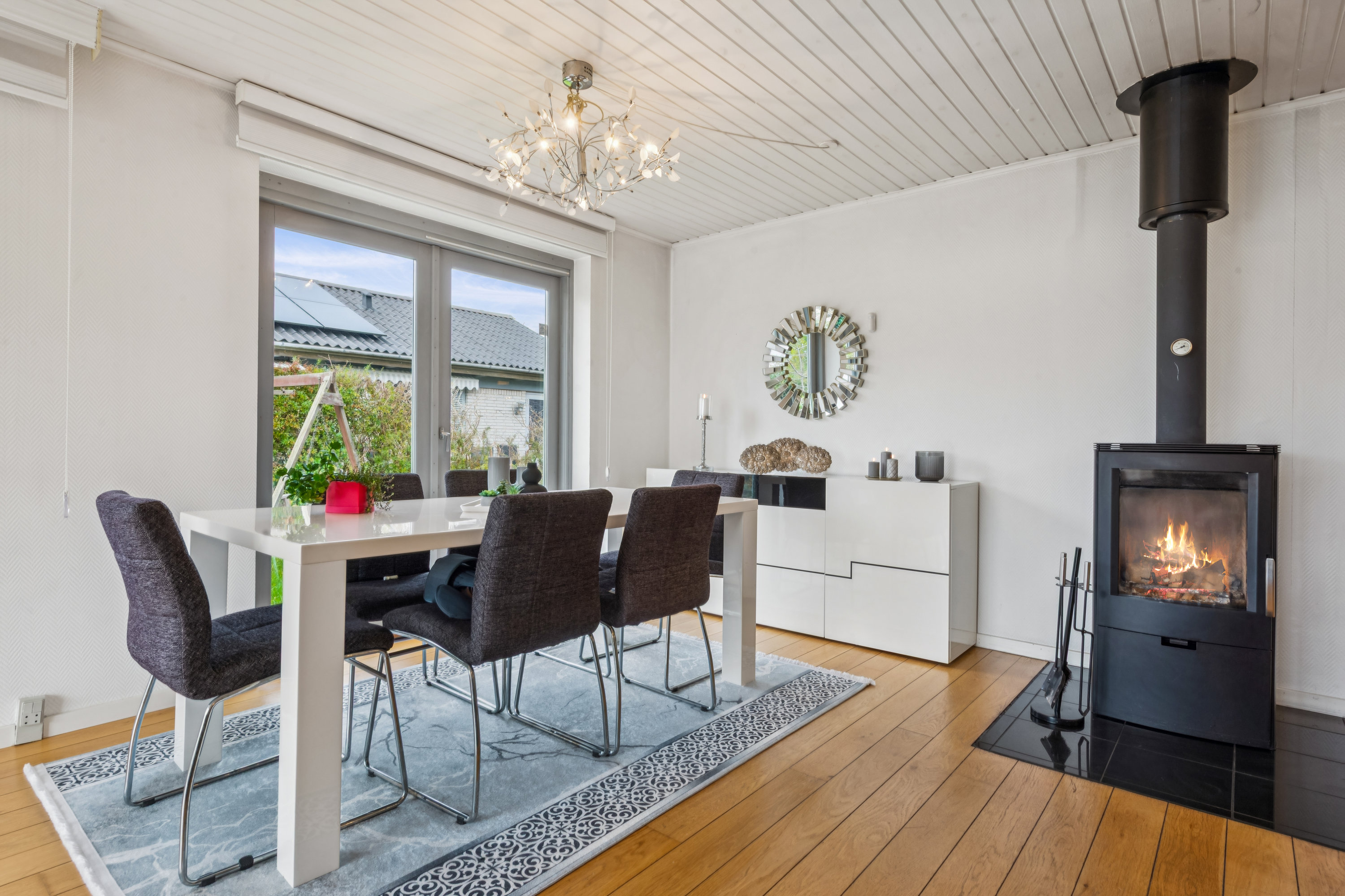 Fremhævet stue billede i fuldskærmstilstand. Billede af Rafteager 4, Baldersbrønde, 2640 Hedehusene