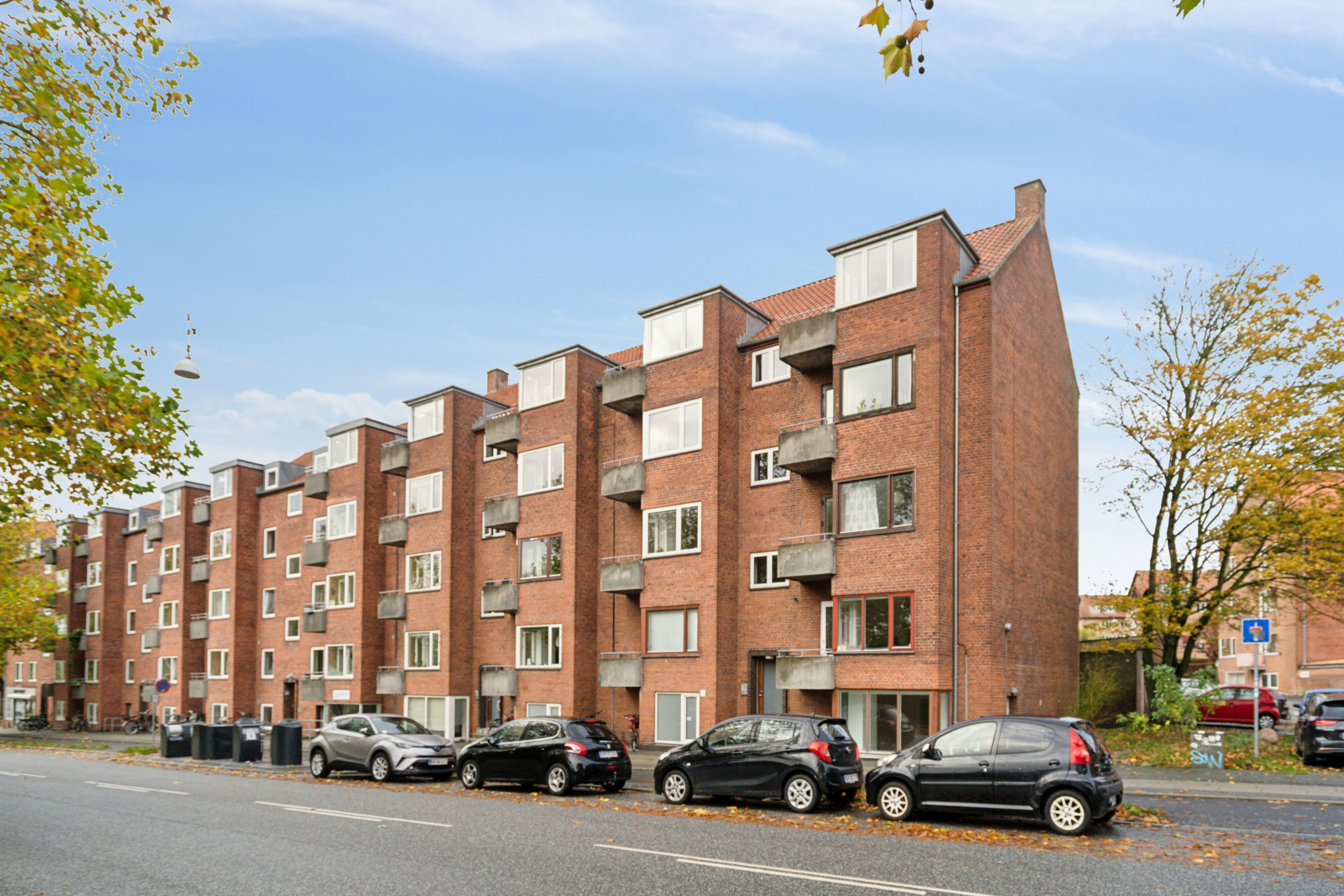 Fremhævet facade billede i fuldskærmstilstand. Billede af Langelandsgade 201, kld.., 8200 Aarhus N