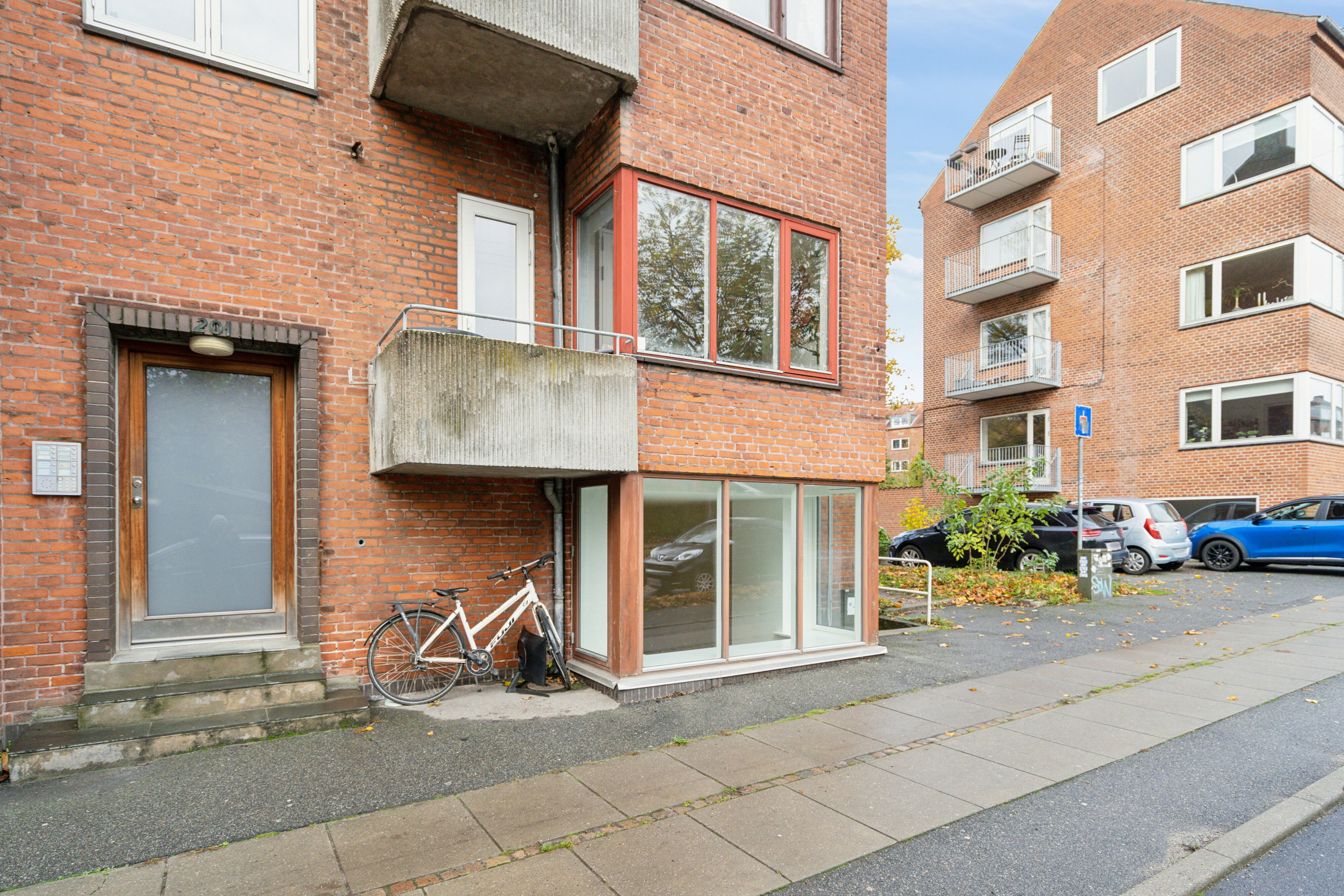 Fremhævet facade billede i fuldskærmstilstand. Billede af Langelandsgade 201, kld.., 8200 Aarhus N