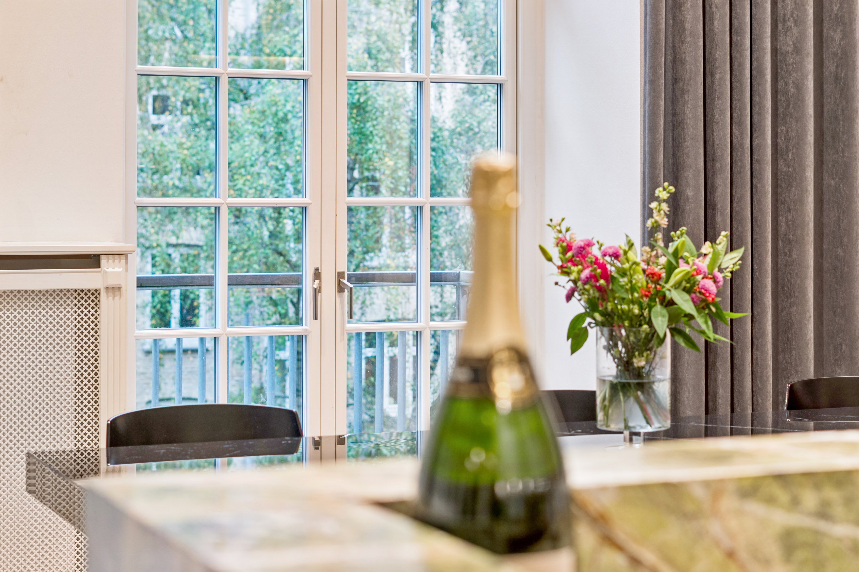 Fremhævet stue billede i fuldskærmstilstand. Billede af Klerkegade 2C, 1. th., 1308 København K