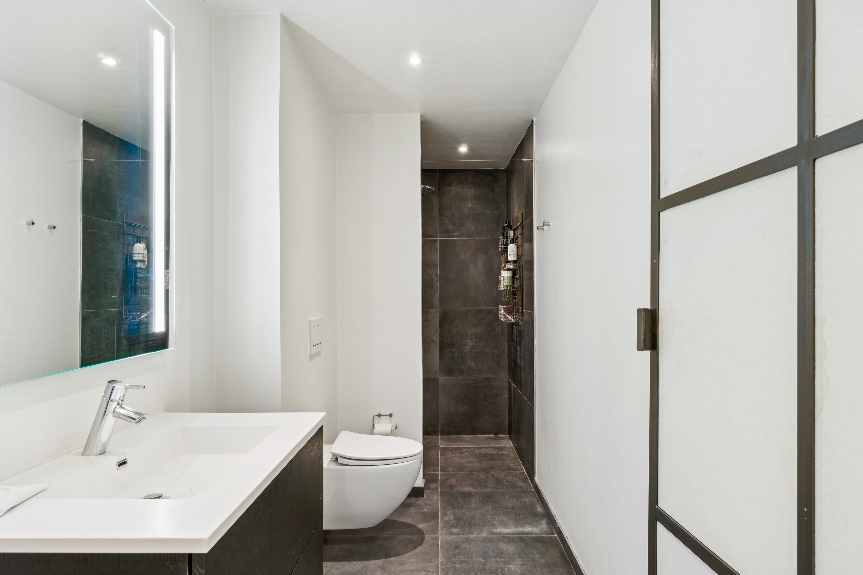 Fremhævet badeværelse billede i fuldskærmstilstand. Billede af Klerkegade 2C, 1. th., 1308 København K