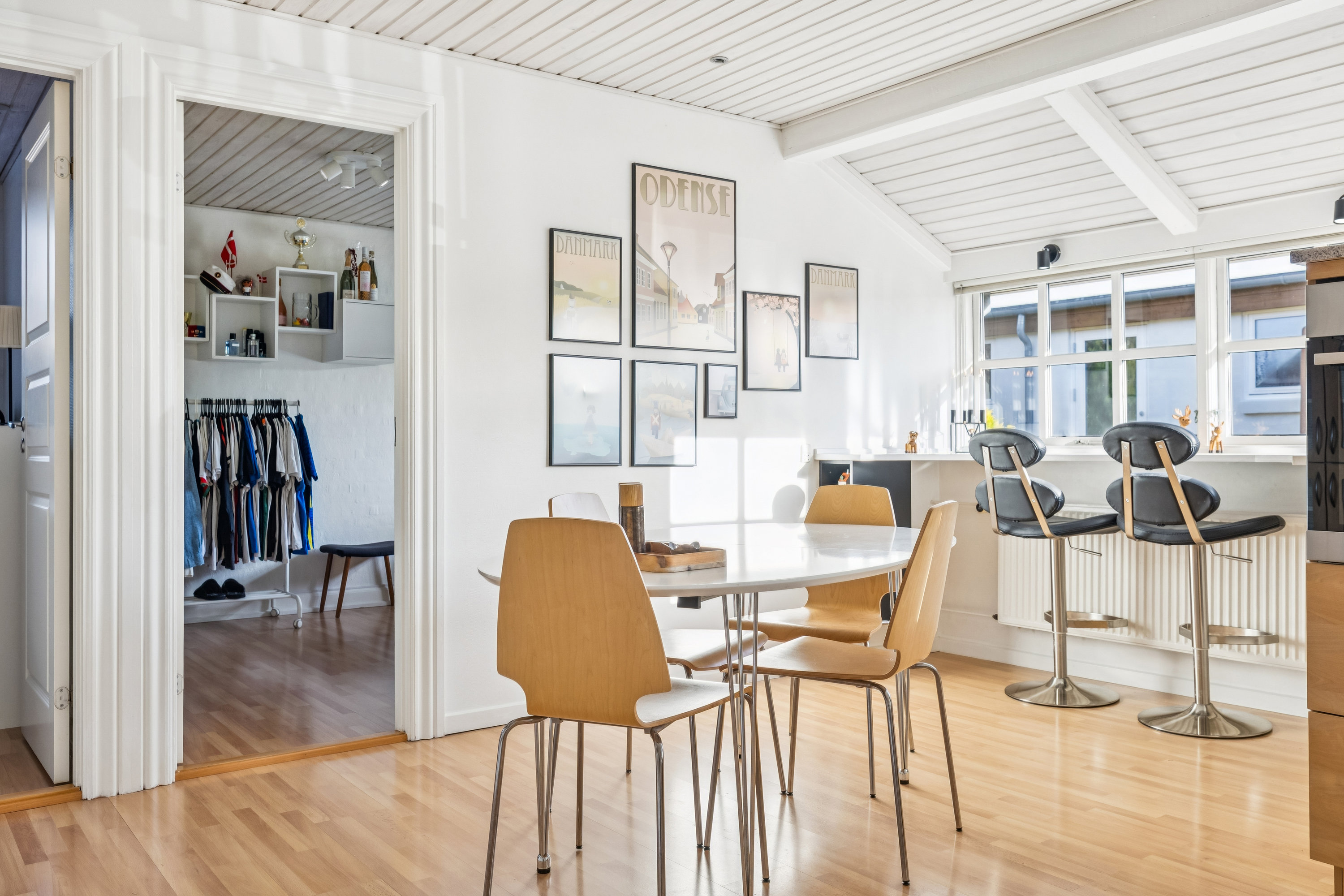 Fremhævet køkken billede i fuldskærmstilstand. Billede af Ørnevej 102, Snestrup, 5210 Odense NV