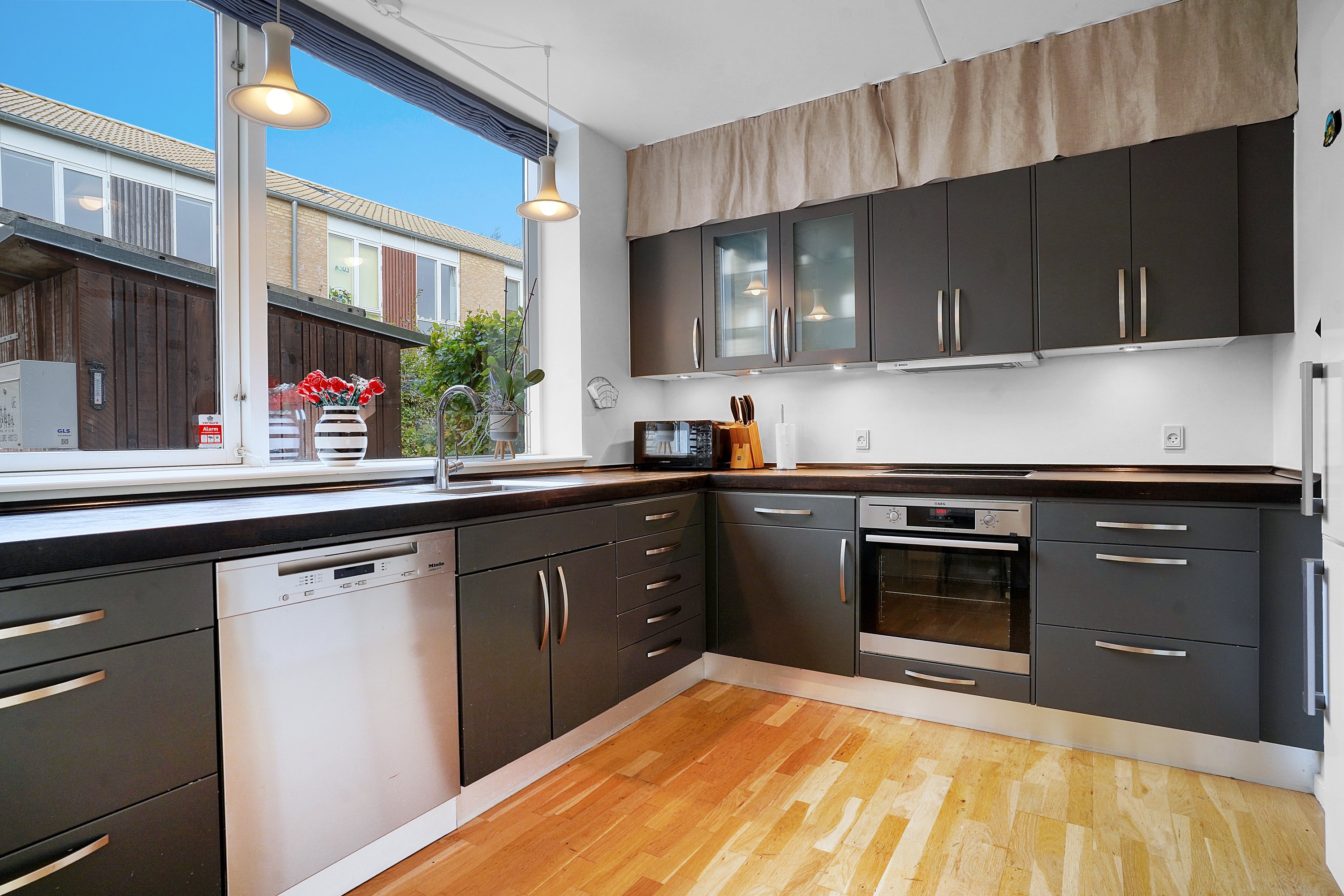 Fremhævet køkken billede i fuldskærmstilstand. Billede af Belvederevej 6E, 3000 Helsingør