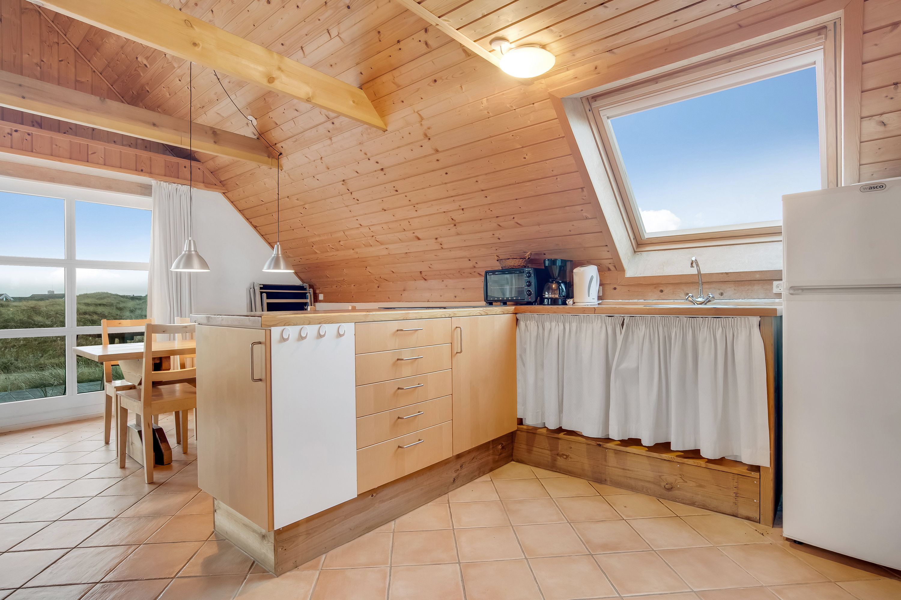 Miniaturebillede 1: køkken alrum. Billede af Opstrupsvej 62, Klegod, 6950 Ringkøbing