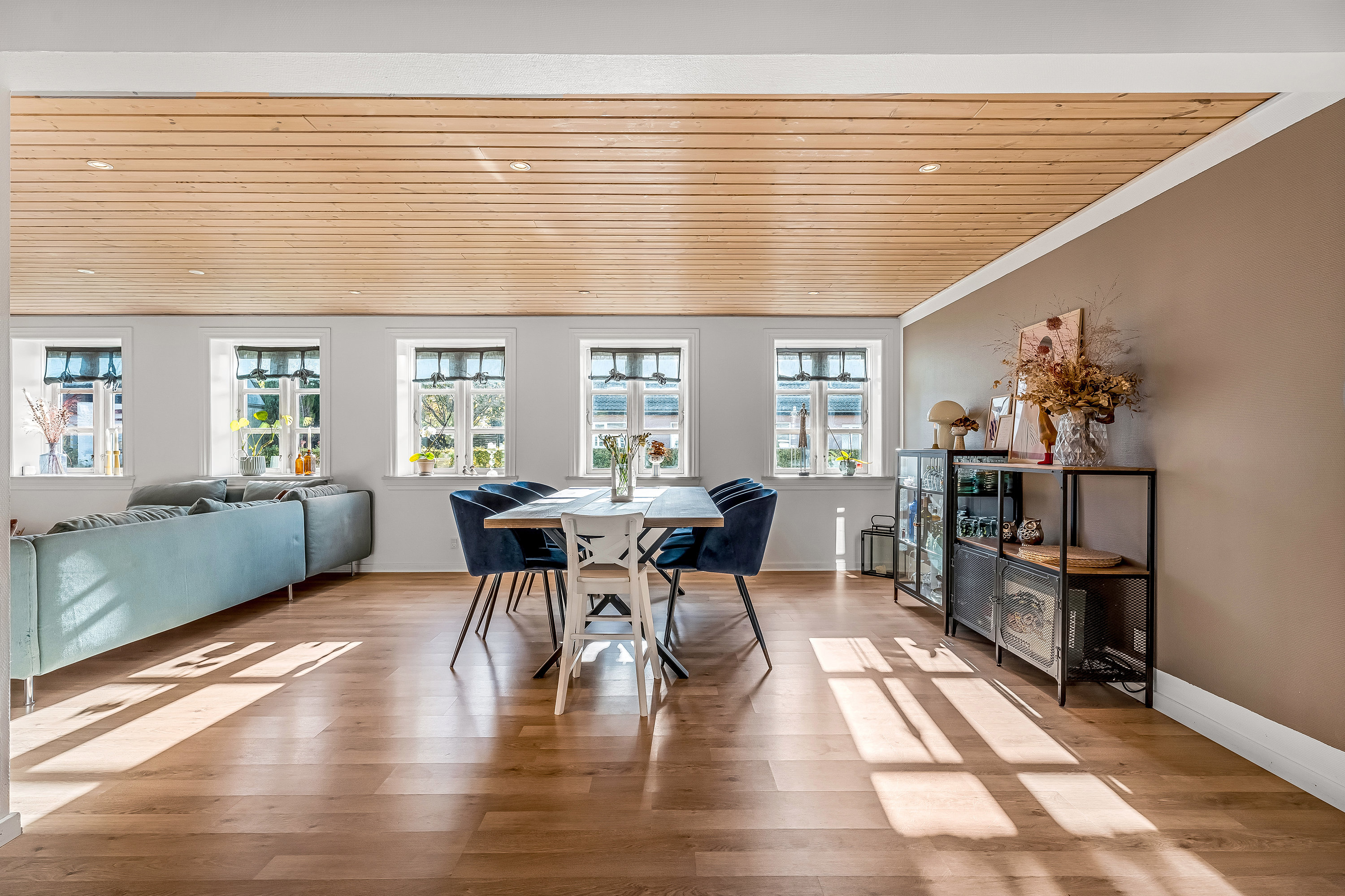 Fremhævet stue billede i fuldskærmstilstand. Billede af Tillitsevej 23, 4983 Dannemare