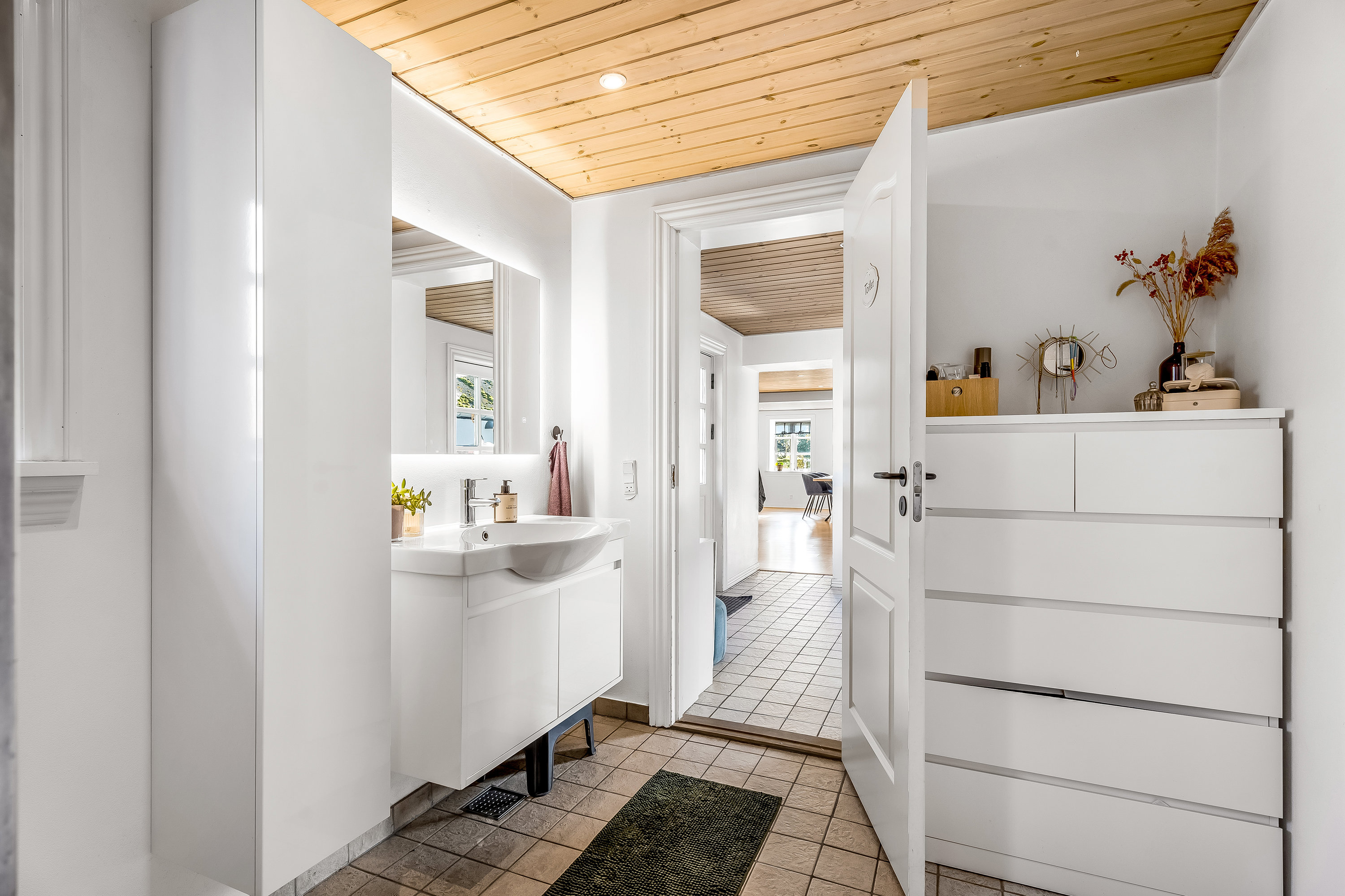 Fremhævet badeværelse billede i fuldskærmstilstand. Billede af Tillitsevej 23, 4983 Dannemare