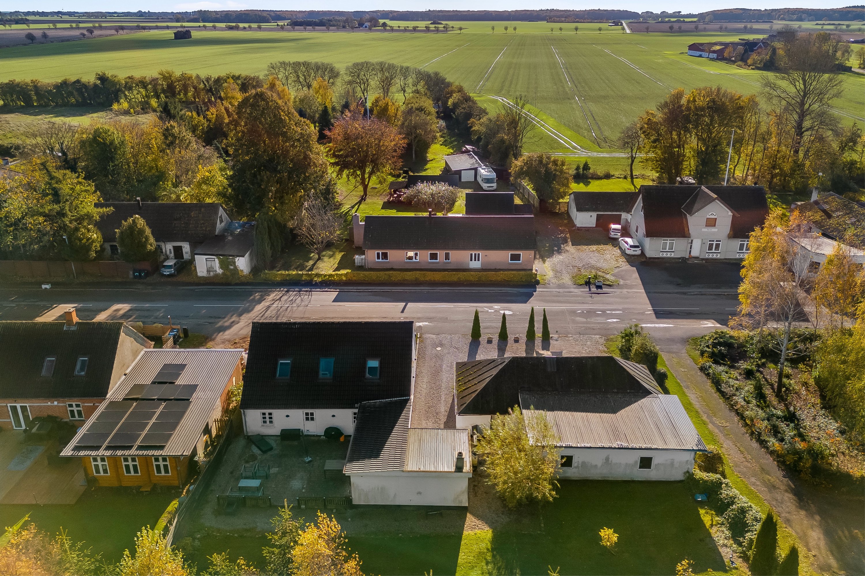 Fremhævet luftfoto billede i fuldskærmstilstand. Billede af Tillitsevej 23, 4983 Dannemare