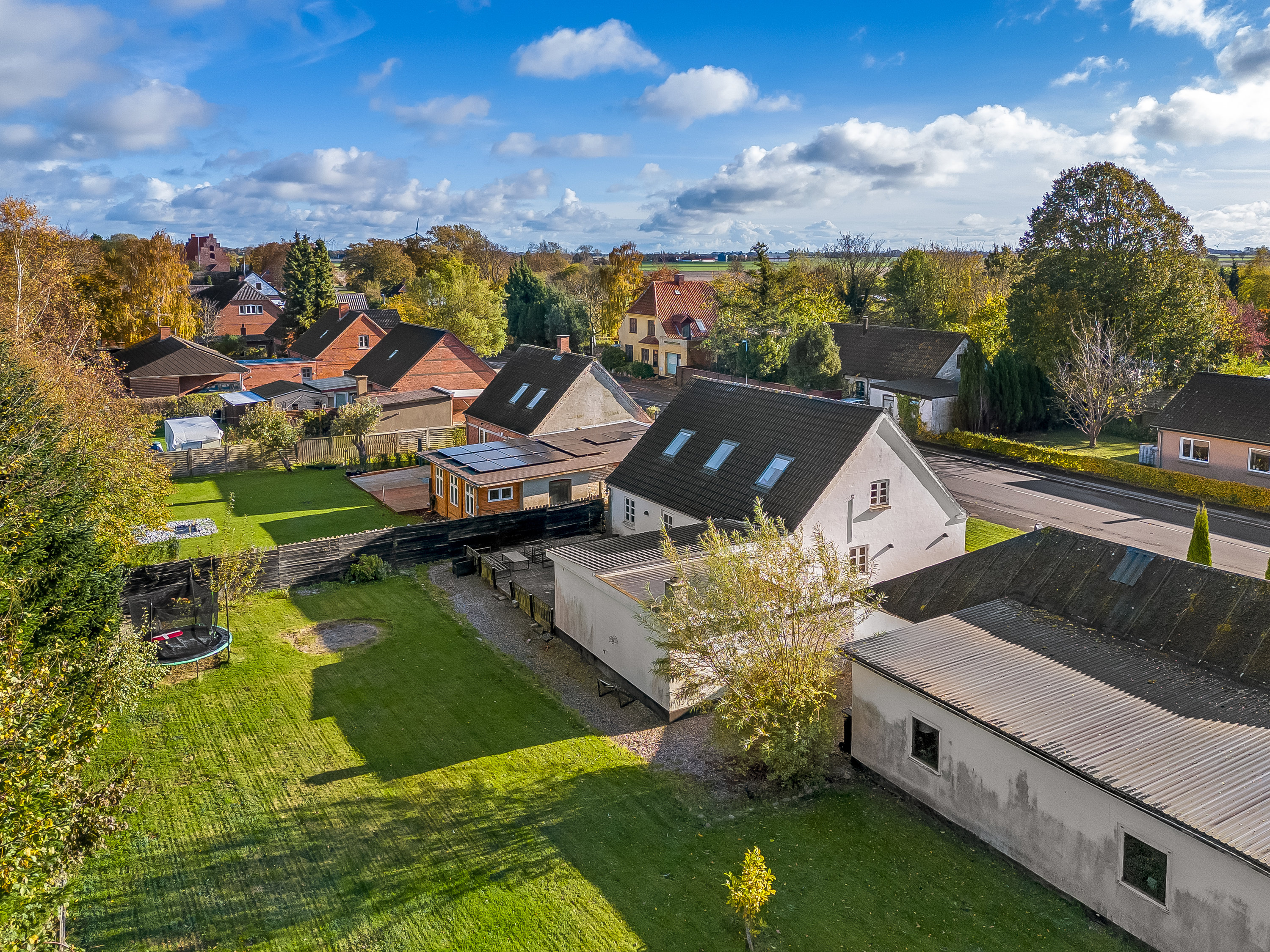 Fremhævet mastefoto billede i fuldskærmstilstand. Billede af Tillitsevej 23, 4983 Dannemare