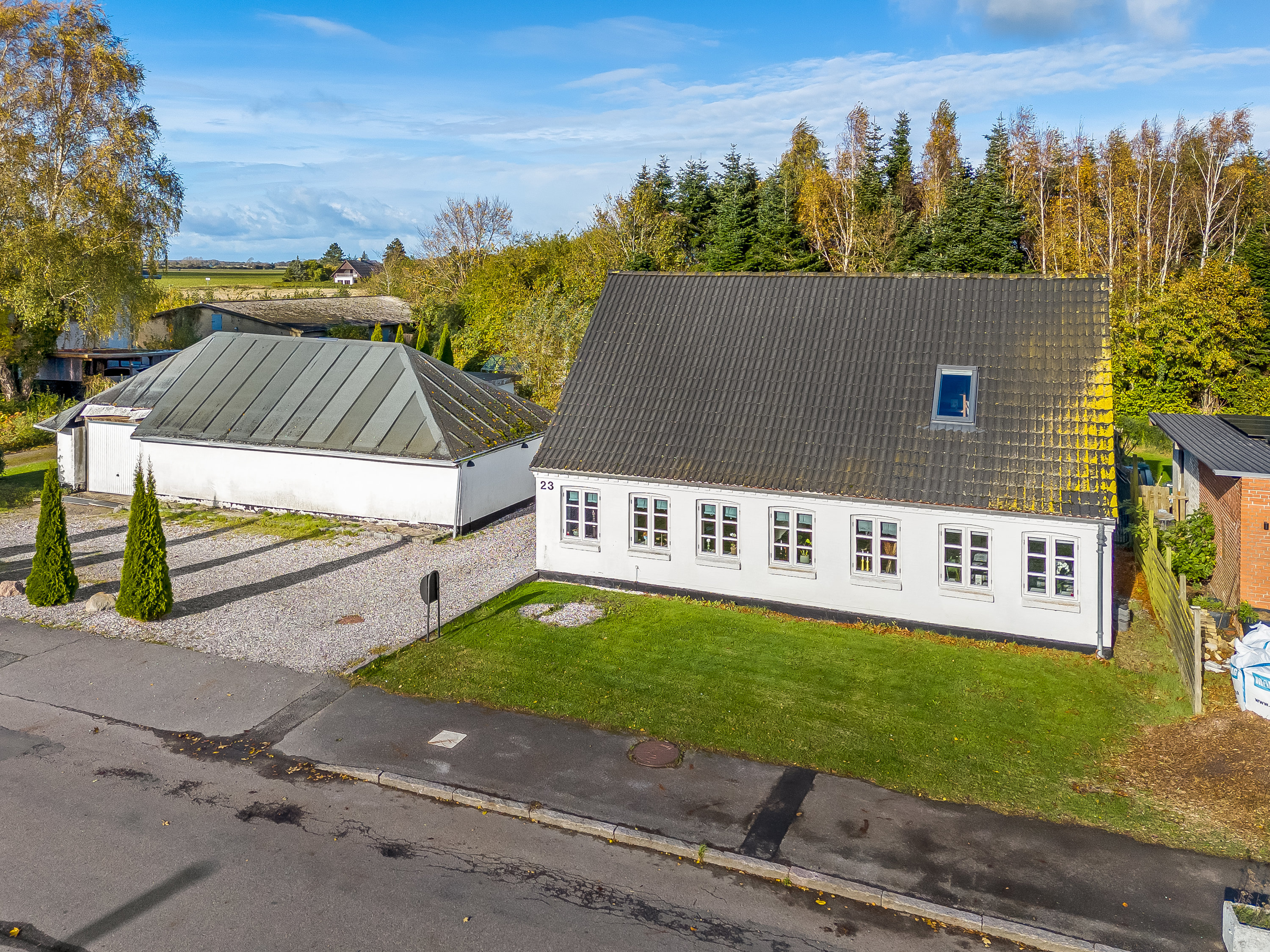 Fremhævet mastefoto billede i fuldskærmstilstand. Billede af Tillitsevej 23, 4983 Dannemare