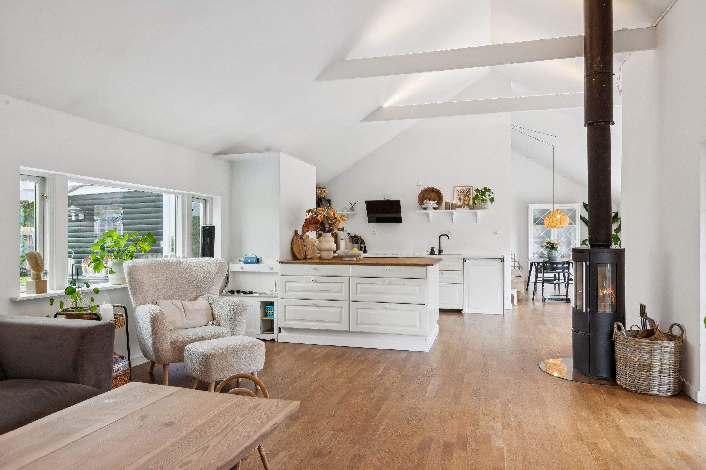 Fremhævet stue billede i fuldskærmstilstand. Billede af Kongelundsvej 630, 2791 Dragør