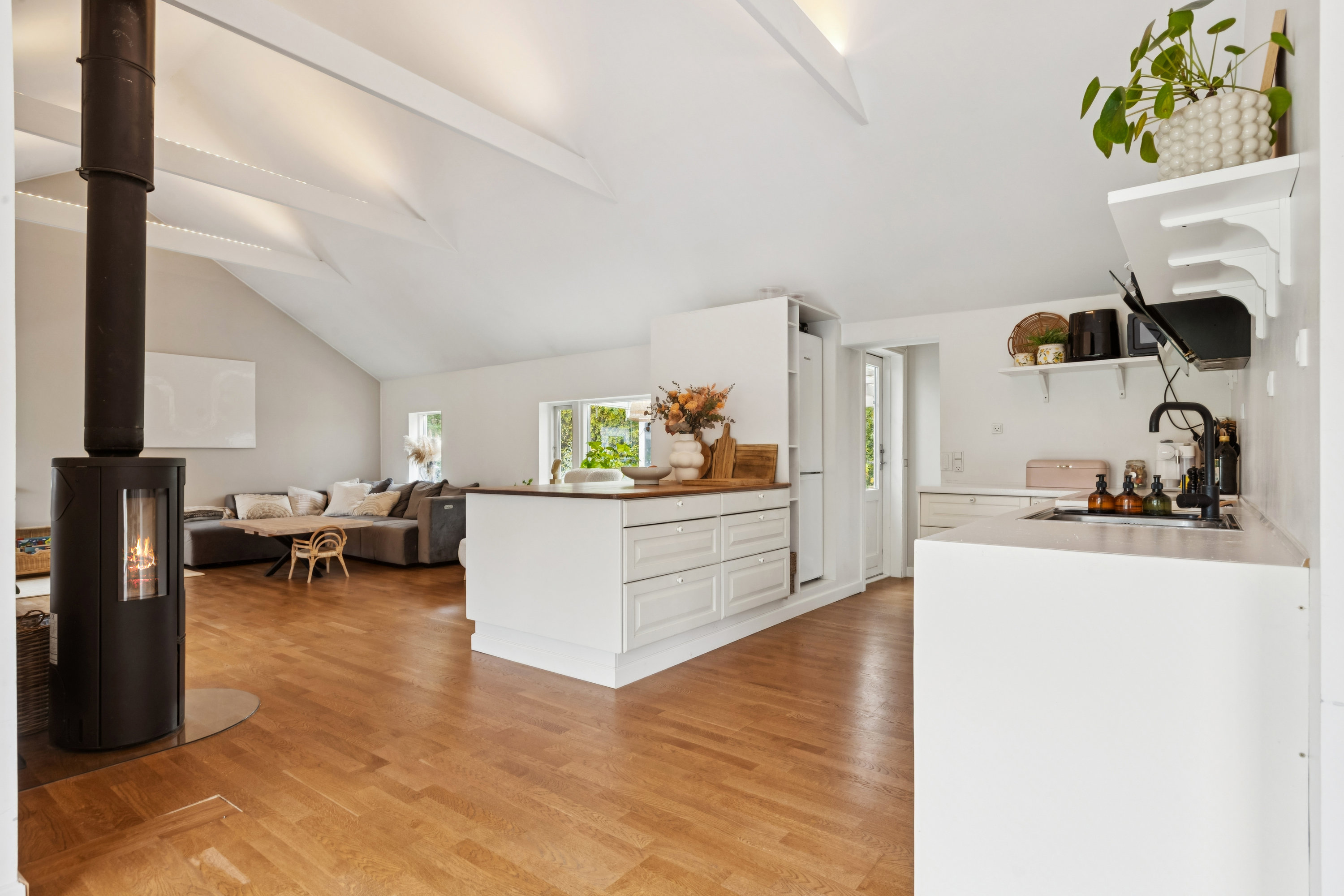 Fremhævet køkken billede i fuldskærmstilstand. Billede af Kongelundsvej 630, 2791 Dragør