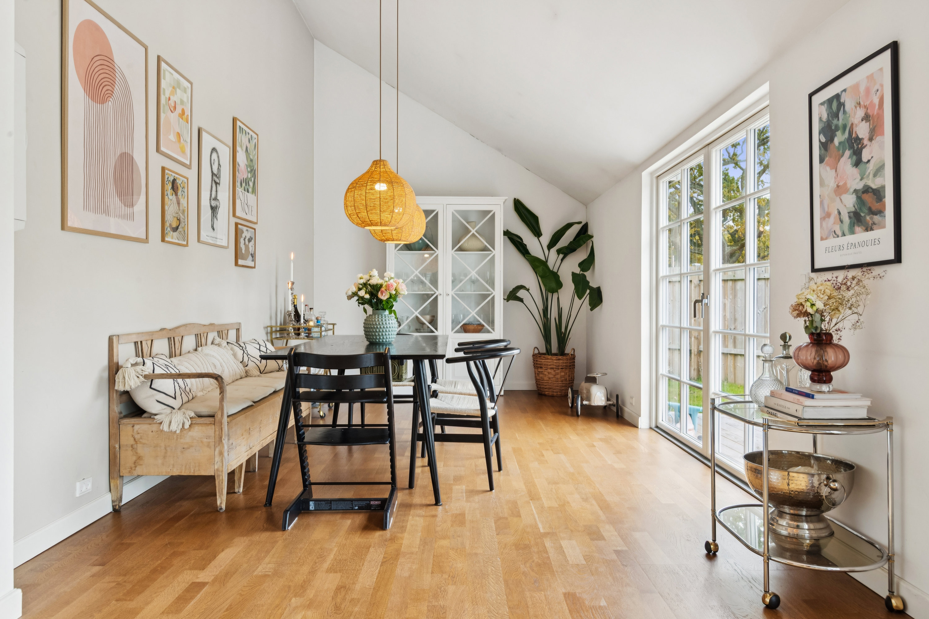 Fremhævet stue billede i fuldskærmstilstand. Billede af Kongelundsvej 630, 2791 Dragør