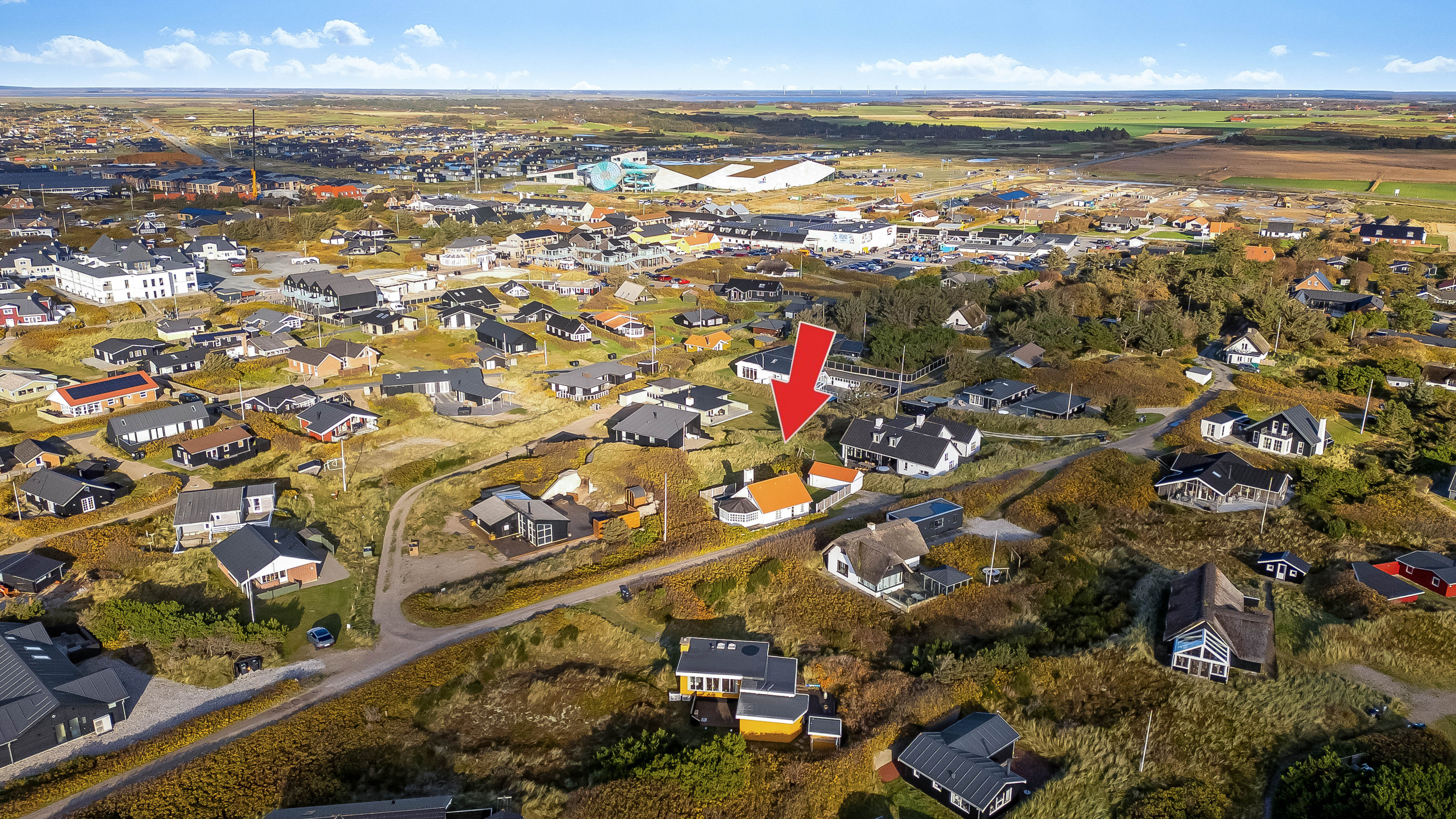 Fremhævet luftfoto billede i fuldskærmstilstand. Billede af Plantagevej 24, Søndervig, 6950 Ringkøbing