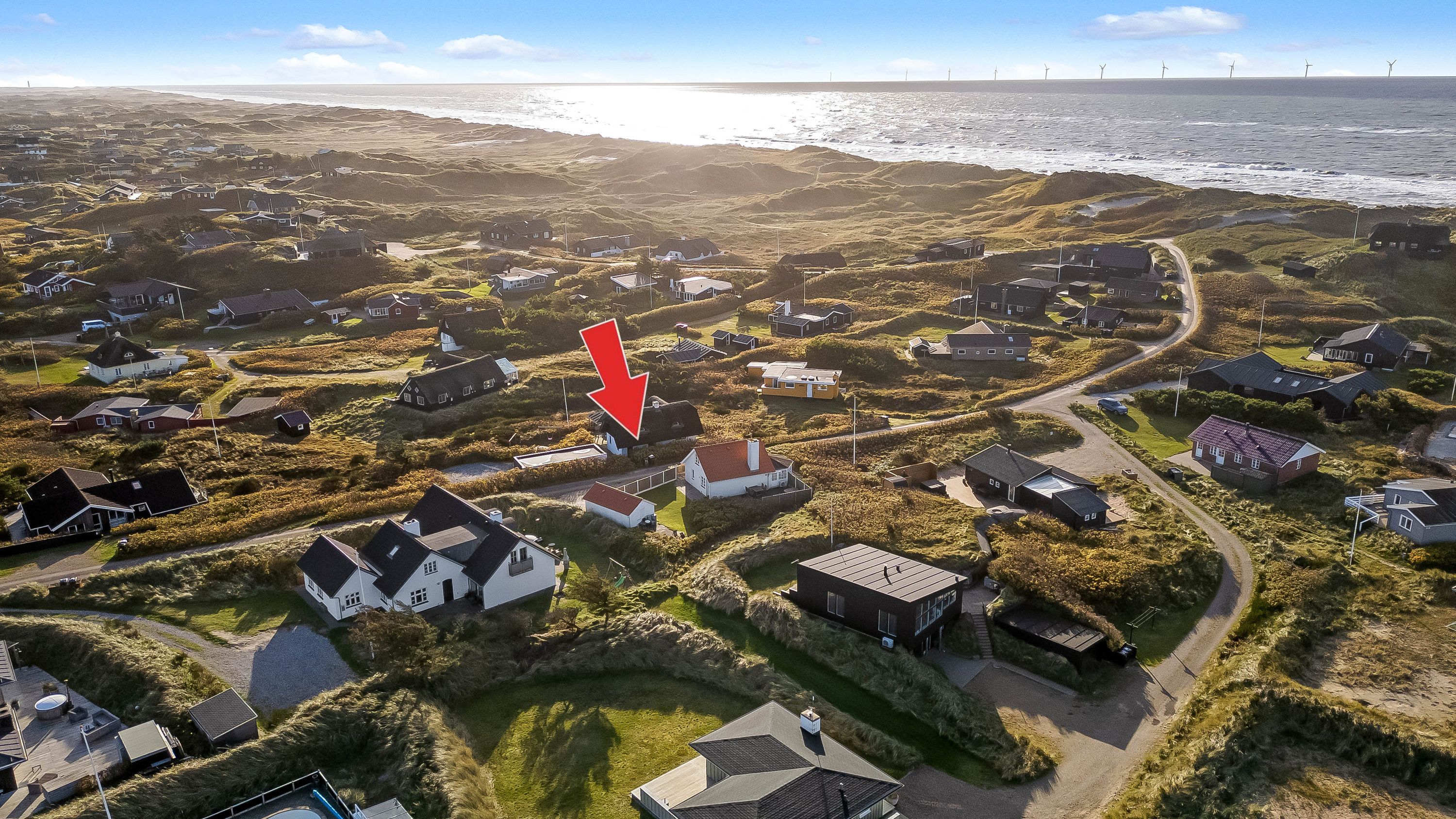 Fremhævet luftfoto billede i fuldskærmstilstand. Billede af Plantagevej 24, Søndervig, 6950 Ringkøbing