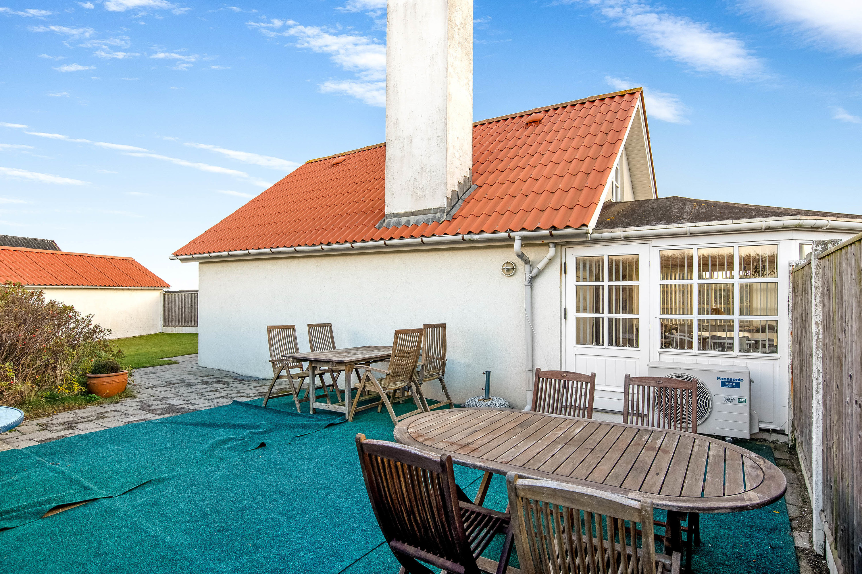 Fremhævet terrasse billede i fuldskærmstilstand. Billede af Plantagevej 24, Søndervig, 6950 Ringkøbing