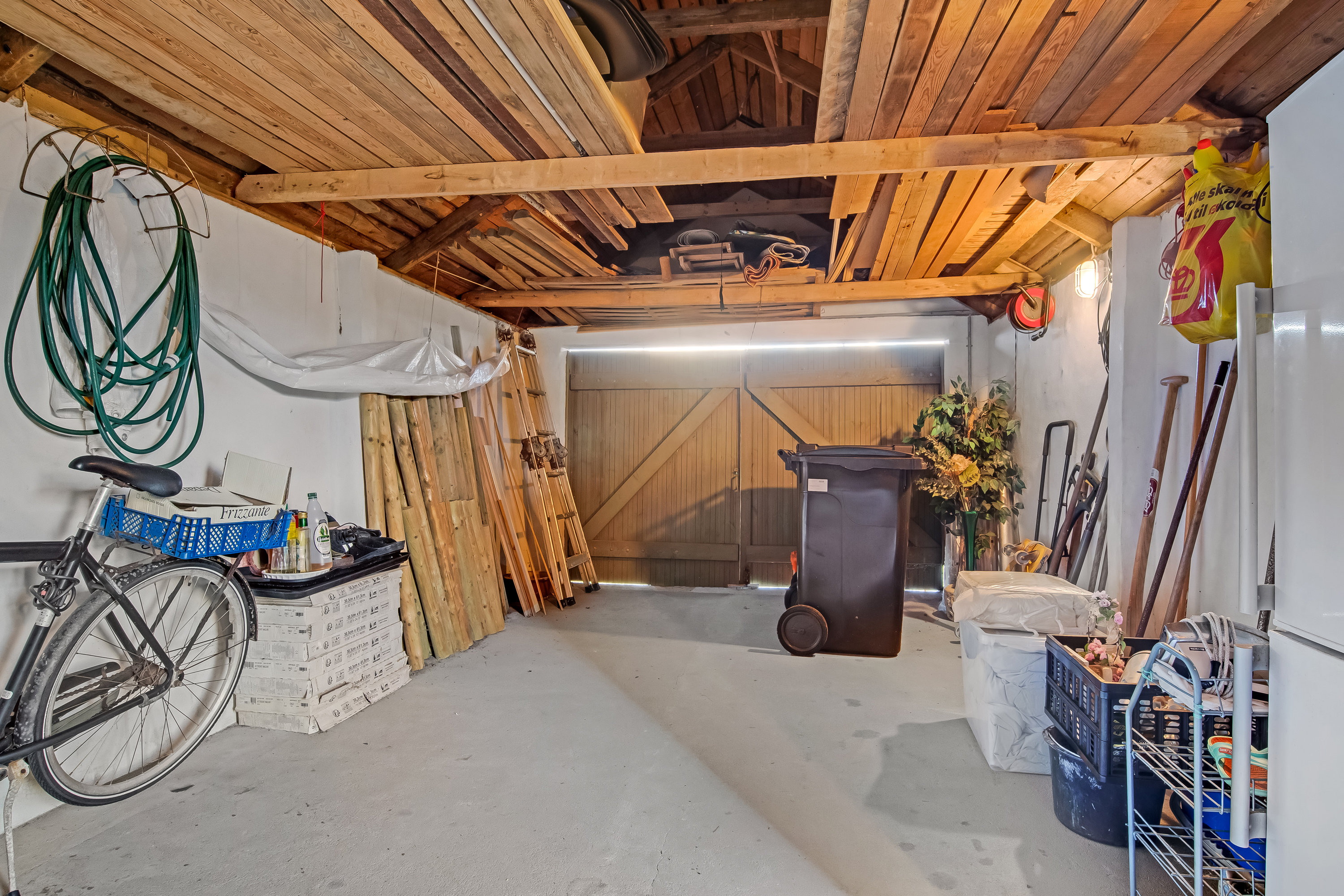 Fremhævet garage billede i fuldskærmstilstand. Billede af Plantagevej 24, Søndervig, 6950 Ringkøbing