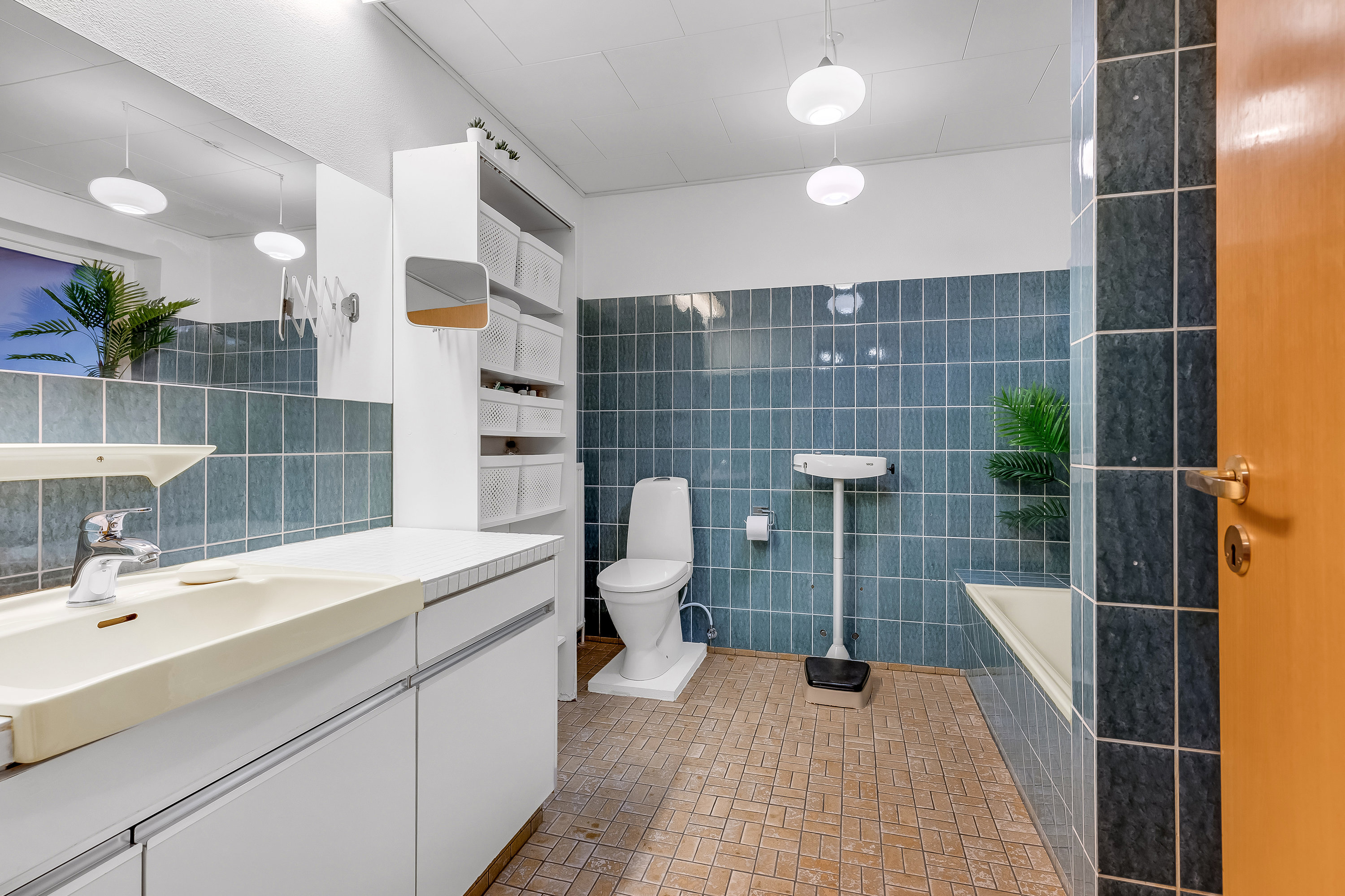 Fremhævet badeværelse billede i fuldskærmstilstand. Billede af Elmevænget 3, Tvis, 7500 Holstebro