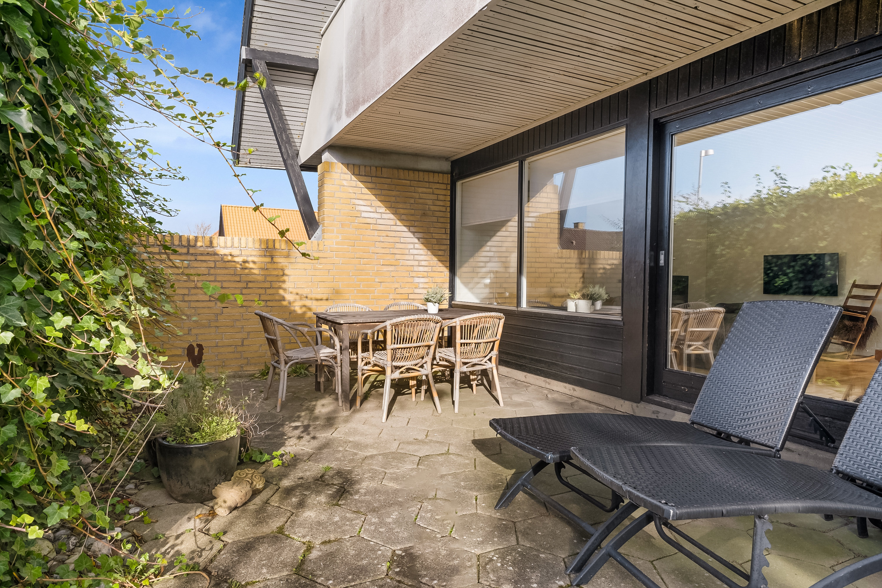 Fremhævet overdækket terrasse billede i fuldskærmstilstand. Billede af Kåsvænget 21, Strib, 5500 Middelfart