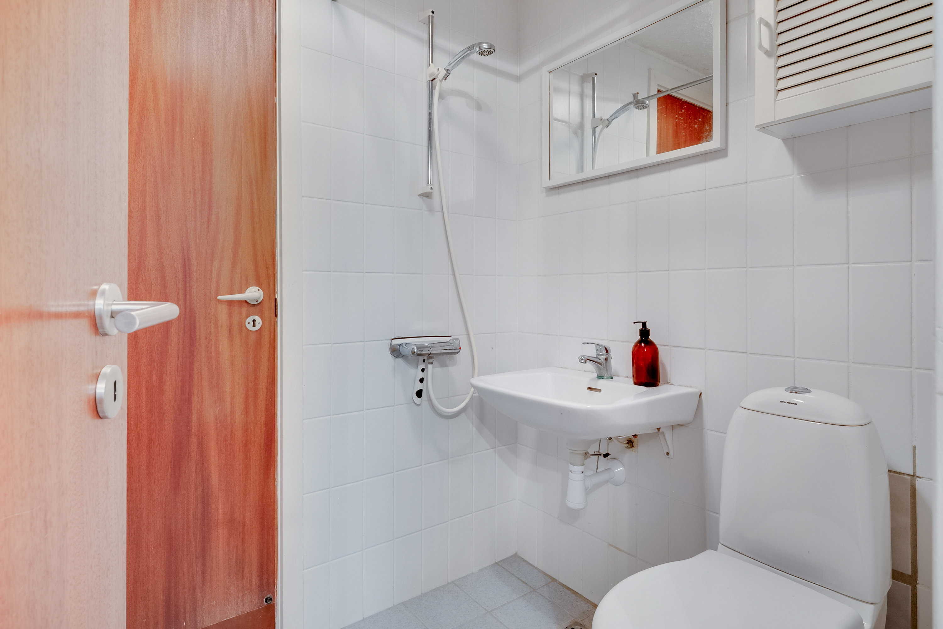 Fremhævet badeværelse billede i fuldskærmstilstand. Billede af Kåsvænget 21, Strib, 5500 Middelfart