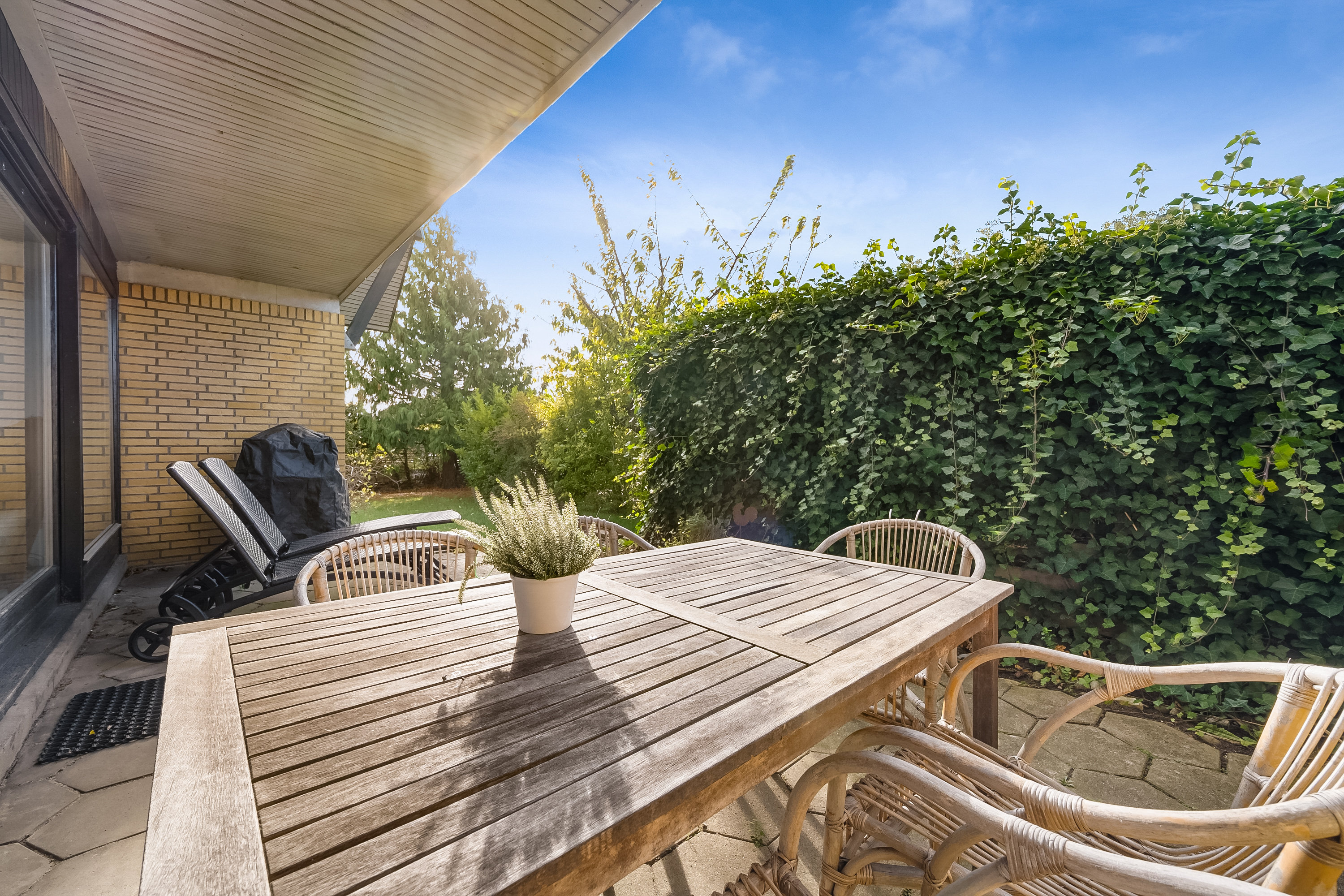 Fremhævet terrasse billede i fuldskærmstilstand. Billede af Kåsvænget 21, Strib, 5500 Middelfart