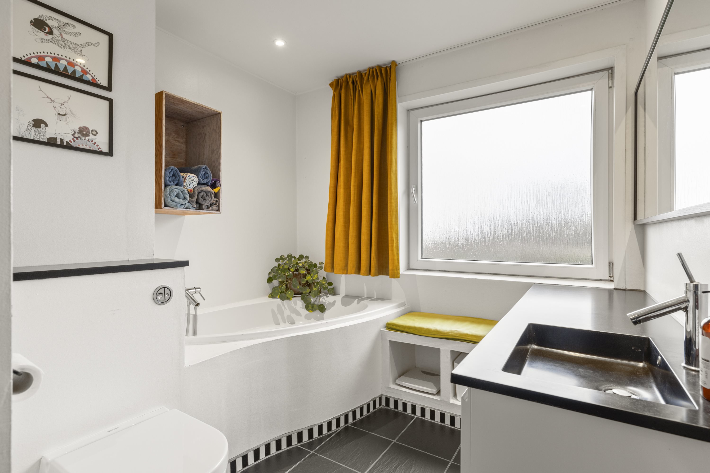 Fremhævet badeværelse billede i fuldskærmstilstand. Billede af Bjernemarksvej 35, Tåsinge, 5700 Svendborg