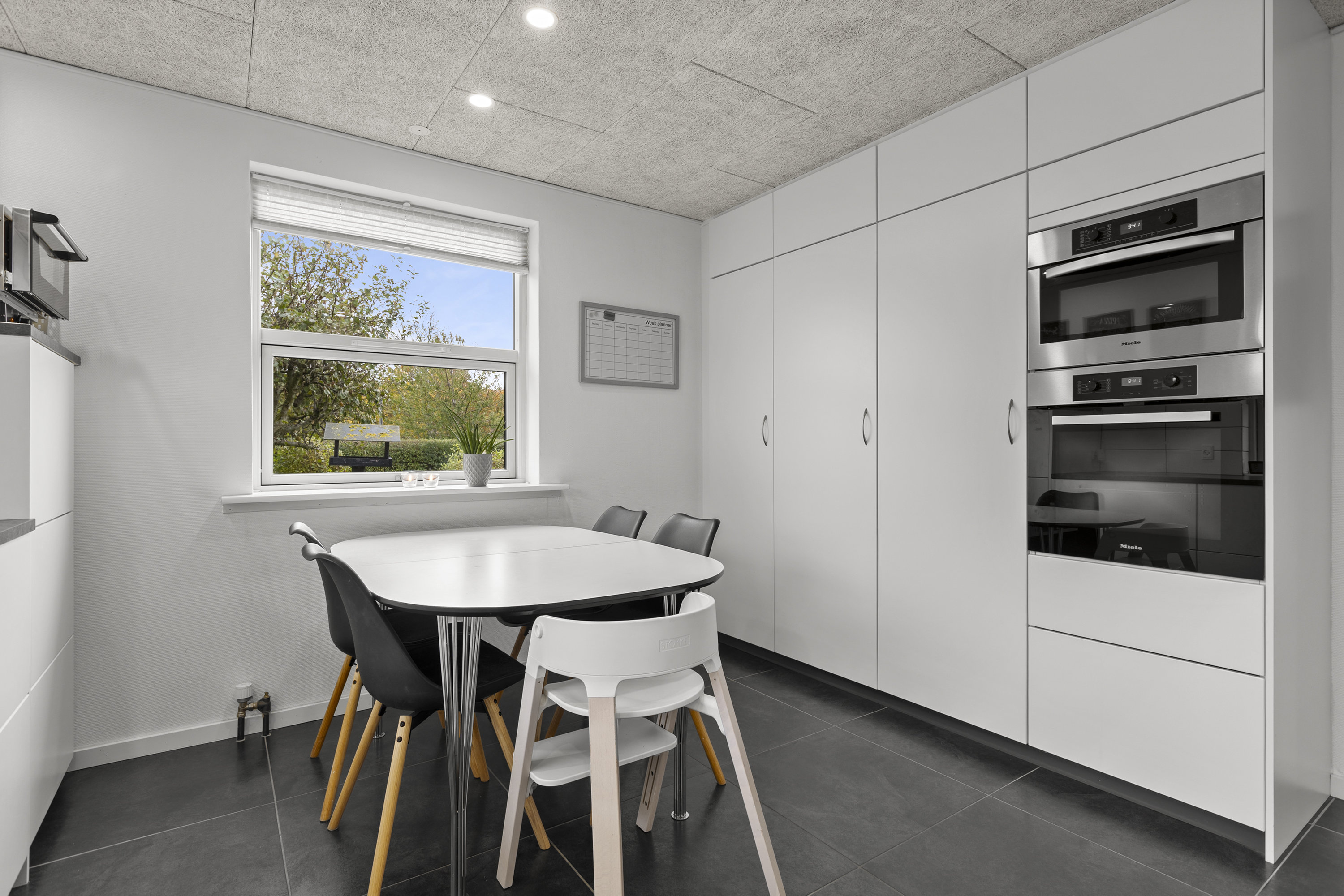 Fremhævet køkken billede i fuldskærmstilstand. Billede af Lerchenfeldvej 47, 4400 Kalundborg