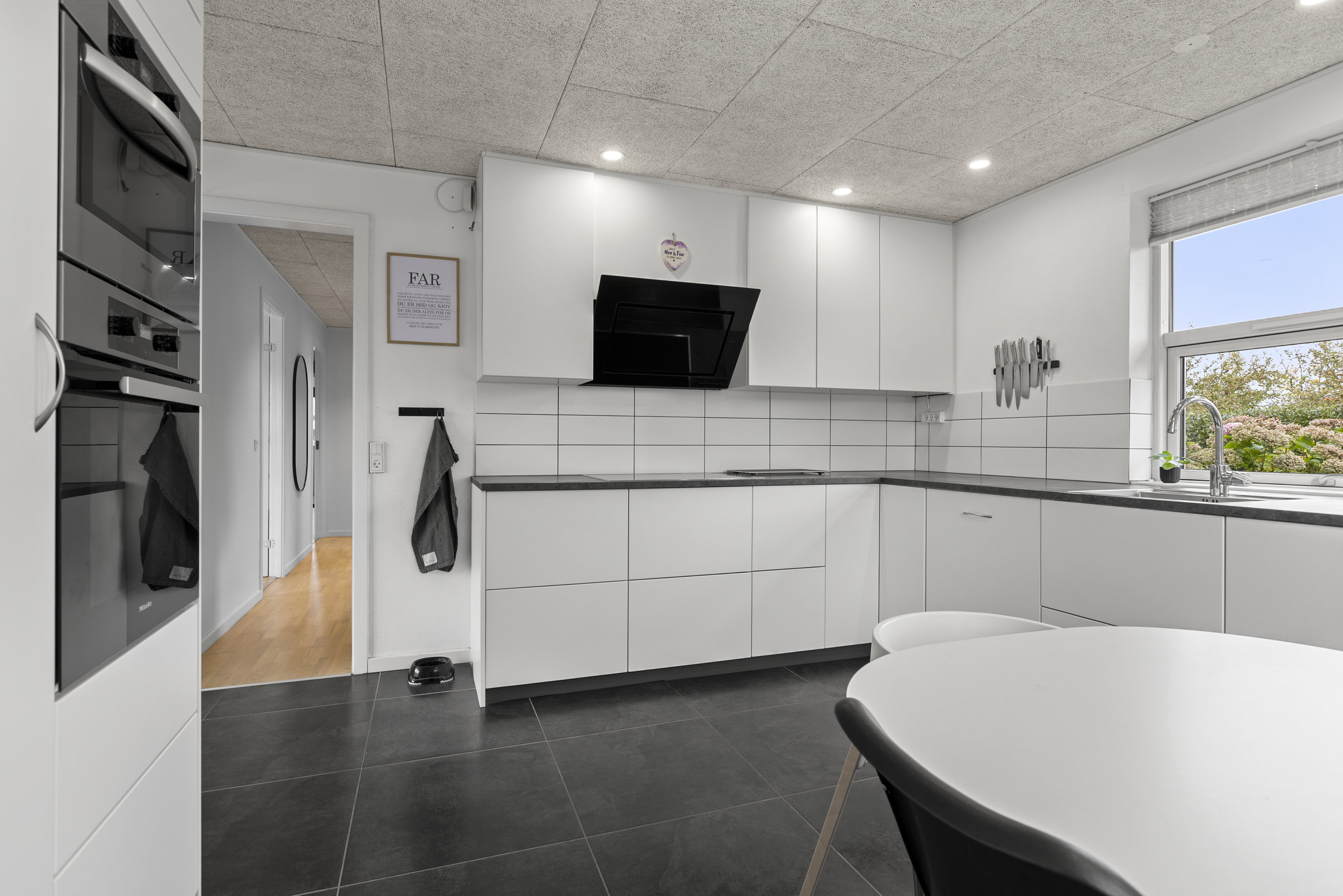 Fremhævet køkken billede i fuldskærmstilstand. Billede af Lerchenfeldvej 47, 4400 Kalundborg