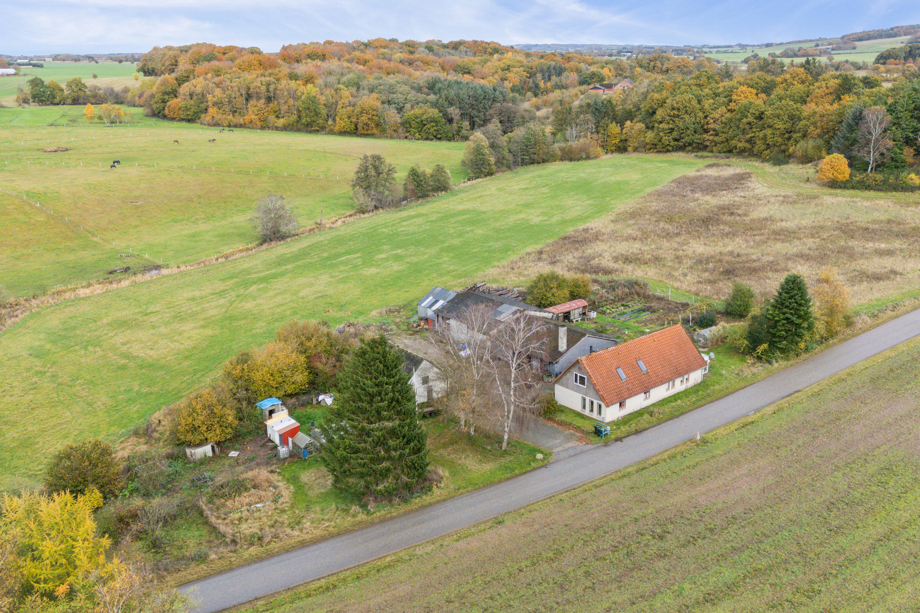 Fremhævet luftfoto billede i fuldskærmstilstand. Billede af Ådalsvej 9, Ørum, 8722 Hedensted