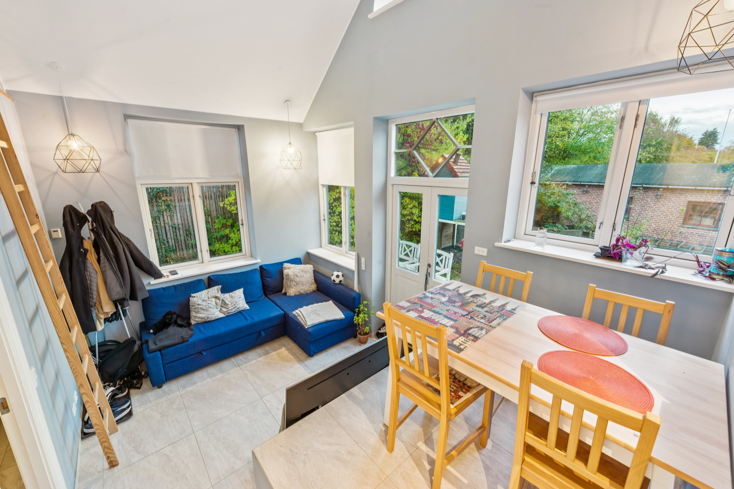 Fremhævet stue billede i fuldskærmstilstand. Billede af Krogebjerg 1, 2720 Vanløse