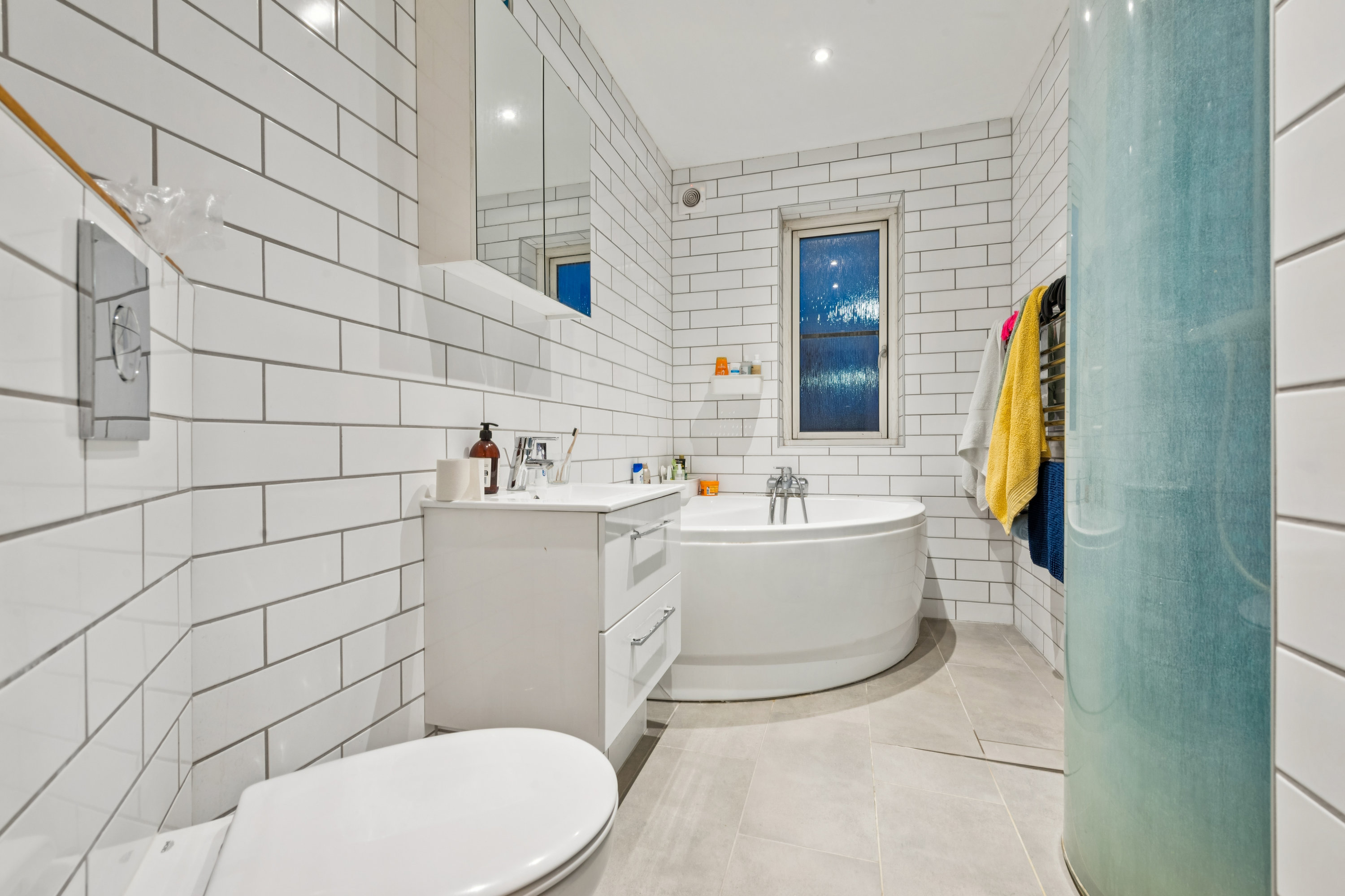 Fremhævet badeværelse billede i fuldskærmstilstand. Billede af Krogebjerg 1, 2720 Vanløse