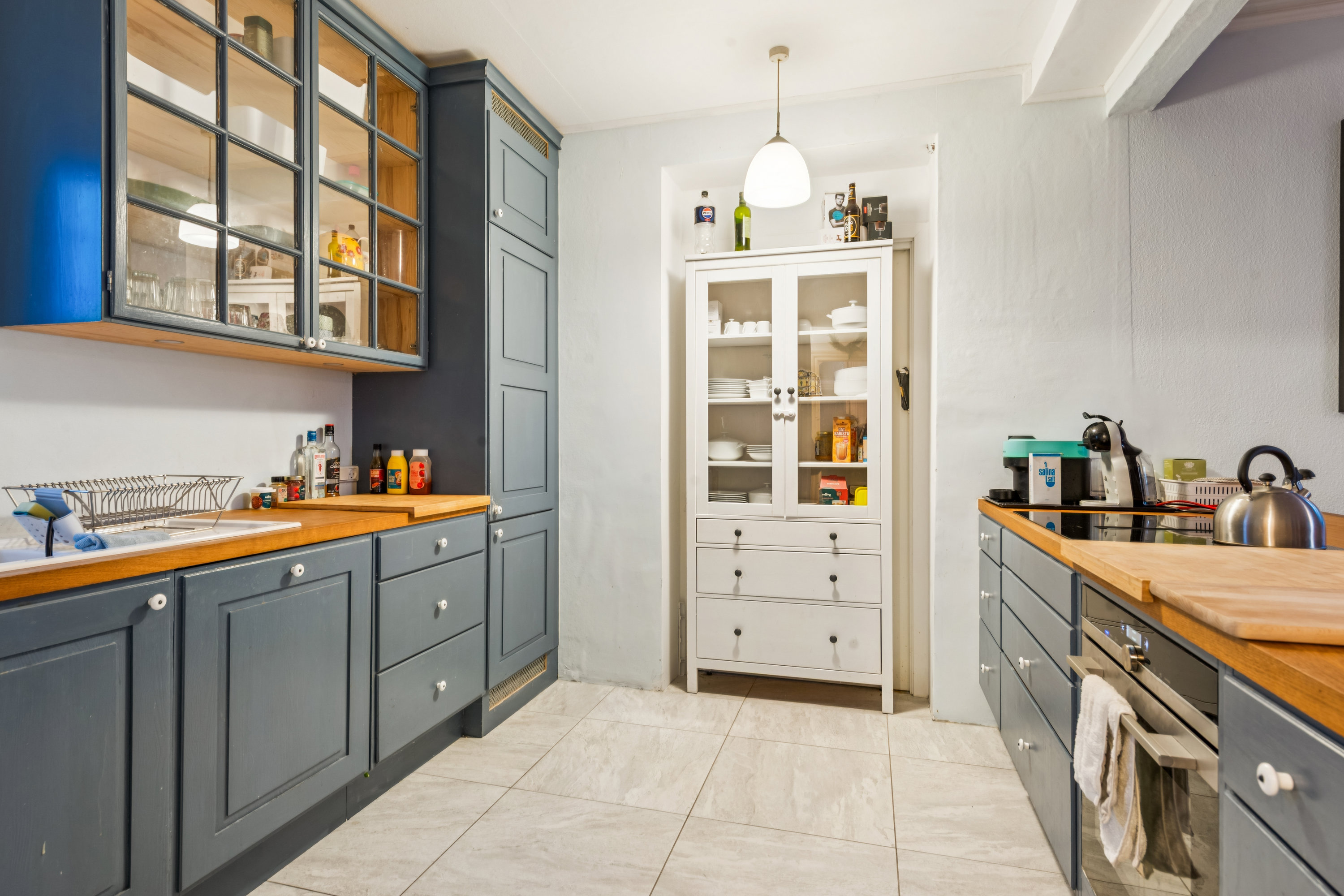 Fremhævet køkken billede i fuldskærmstilstand. Billede af Krogebjerg 1, 2720 Vanløse