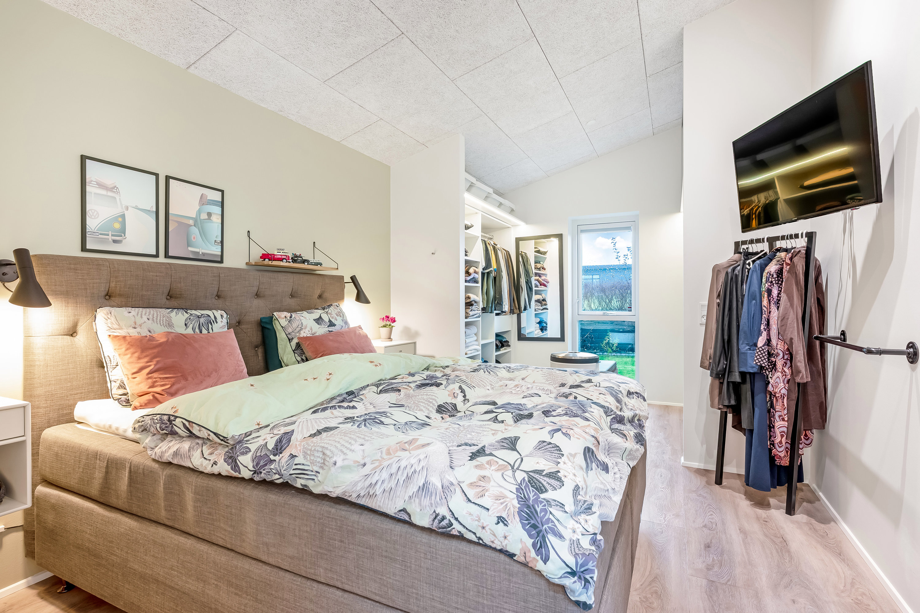 Fremhævet soveværelse billede i fuldskærmstilstand. Billede af Under Hvidtjørnen 43, Halgårde, 7500 Holstebro