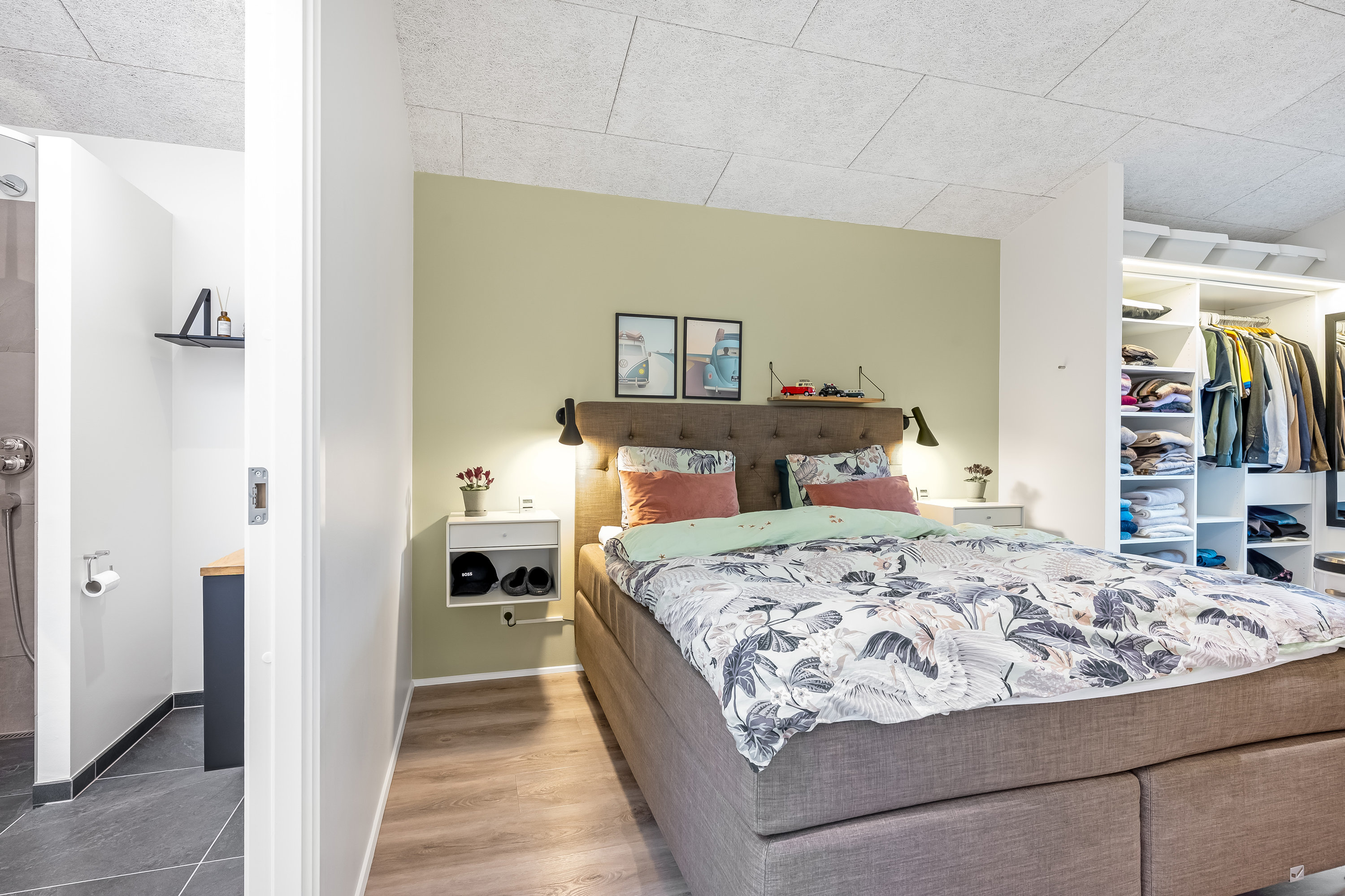 Fremhævet soveværelse billede i fuldskærmstilstand. Billede af Under Hvidtjørnen 43, Halgårde, 7500 Holstebro