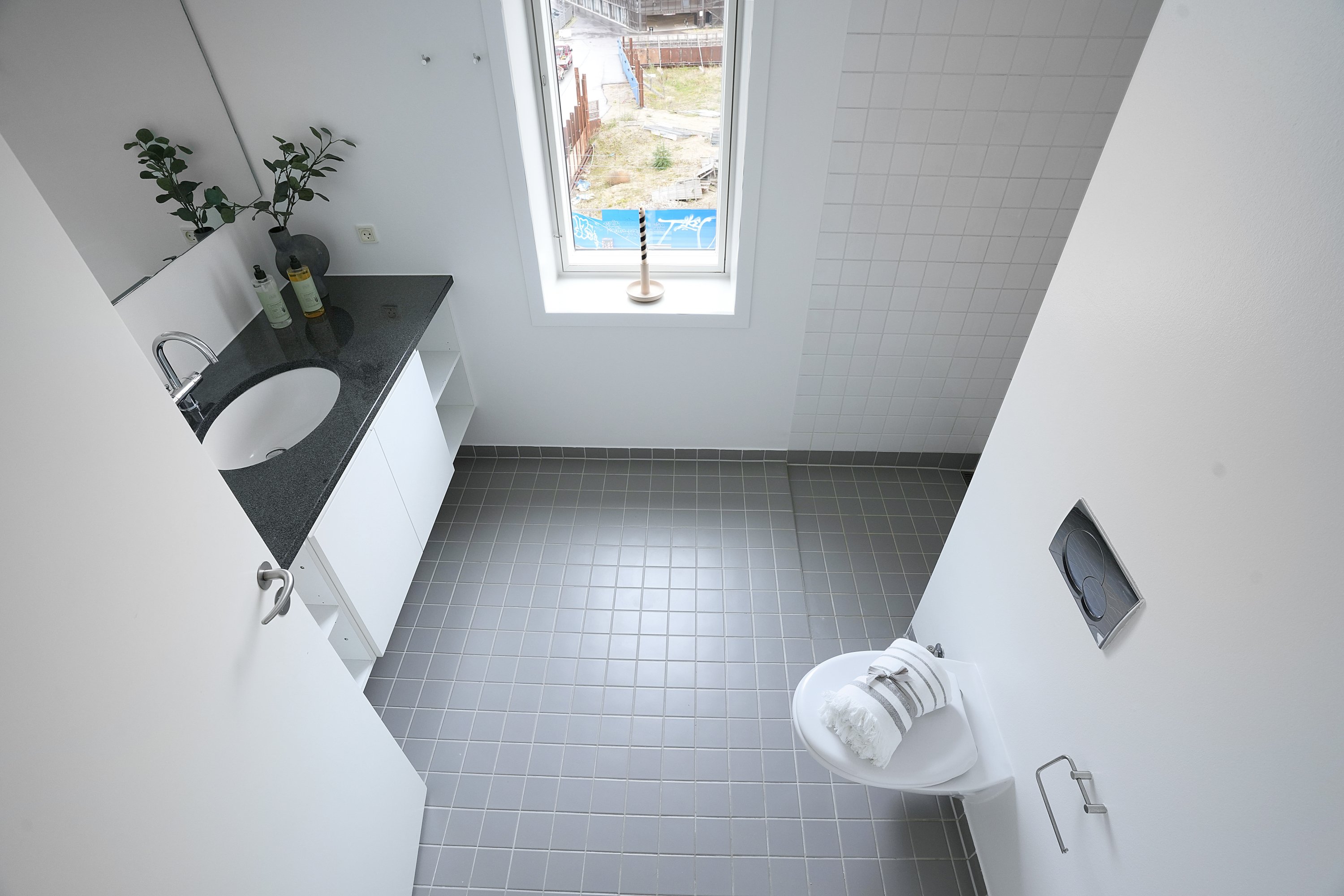 Fremhævet badeværelse billede i fuldskærmstilstand. Billede af Karin Nellemoses Vej 12, 4. tv., 2500 Valby