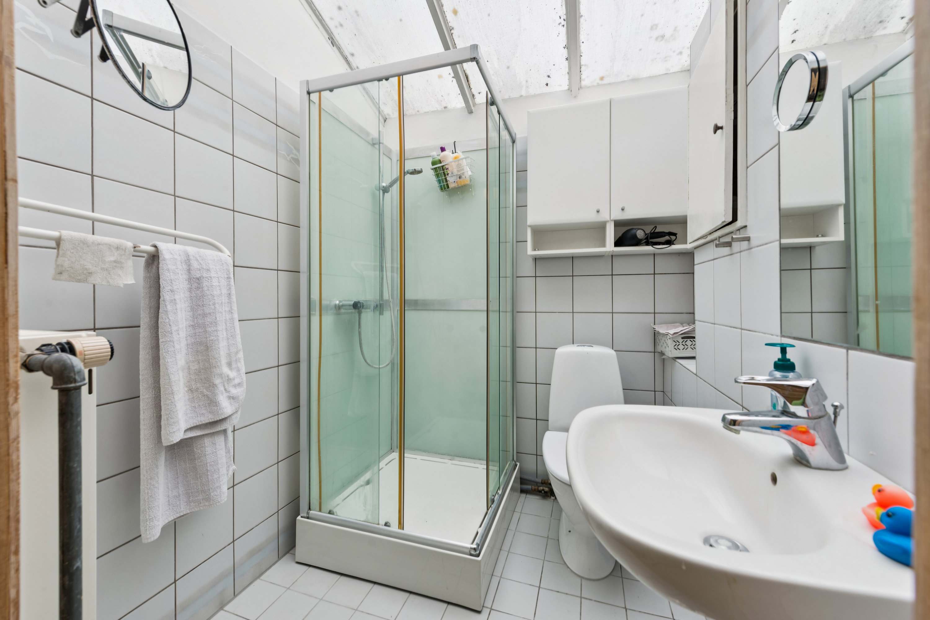 Fremhævet badeværelse billede i fuldskærmstilstand. Billede af Dalvangen 43, 2700 Brønshøj