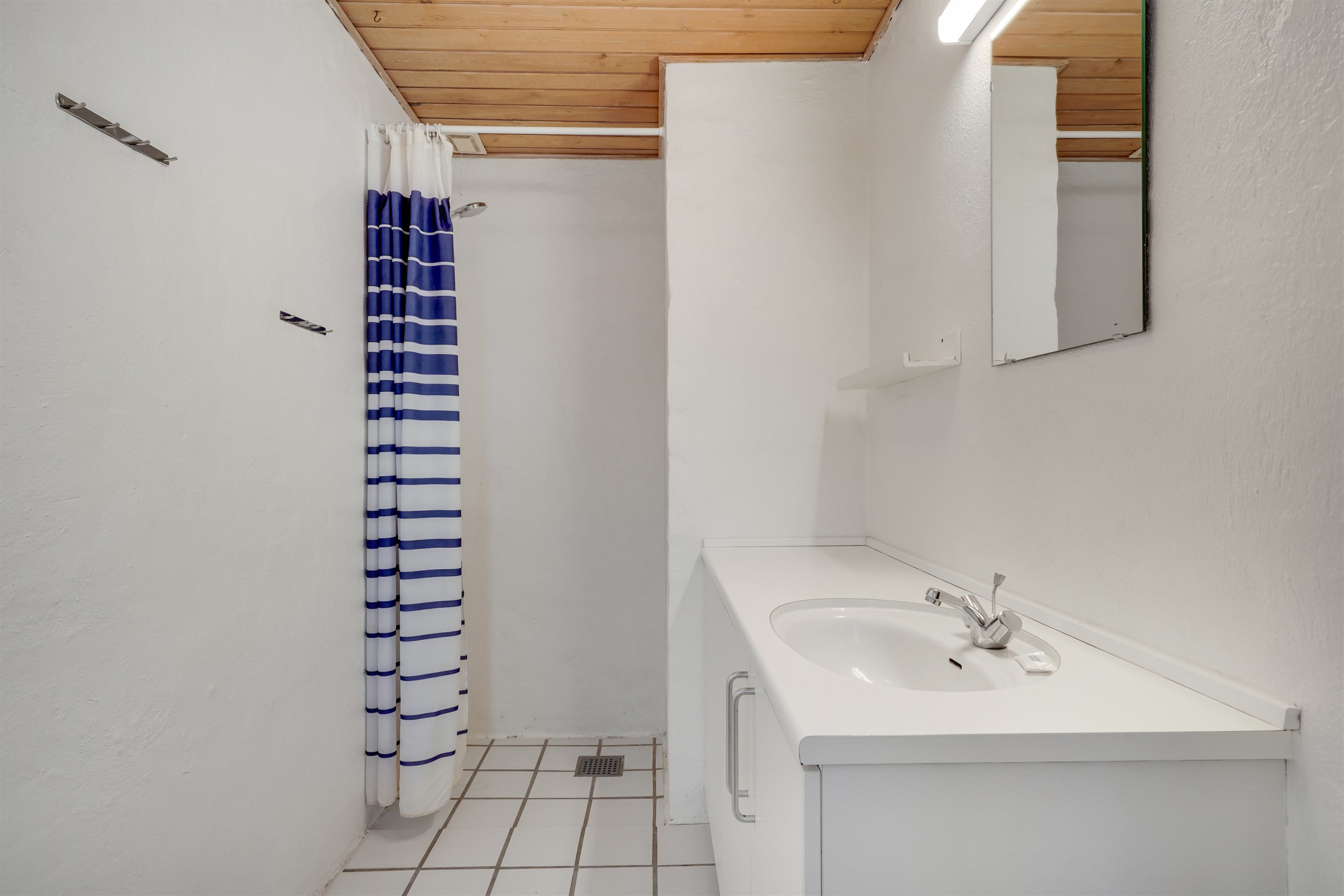 Fremhævet badeværelse billede i fuldskærmstilstand. Billede af Hovej 4A, 34., 6857 Blåvand