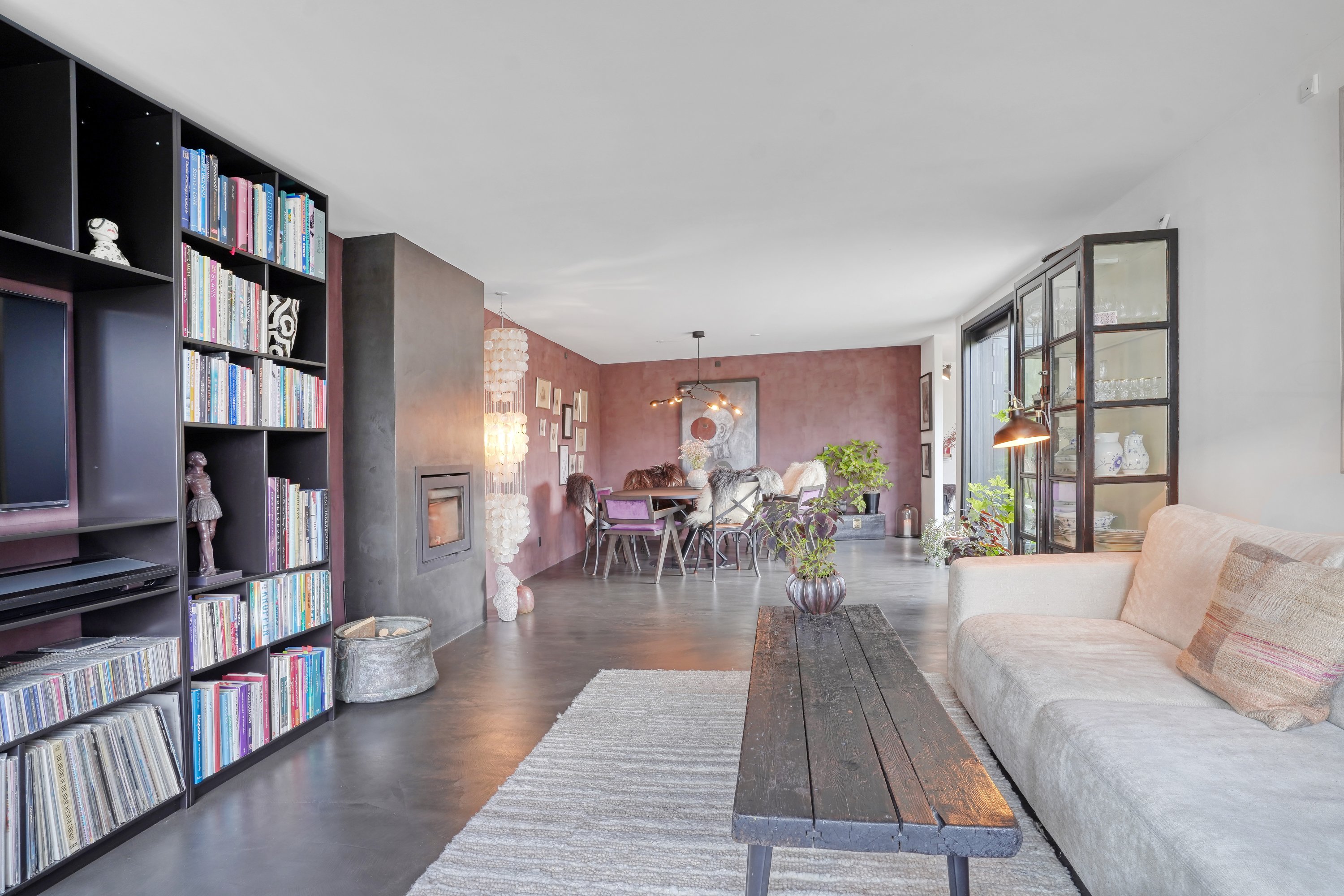 Fremhævet stue billede i fuldskærmstilstand. Billede af Jupitervej 7, 3100 Hornbæk