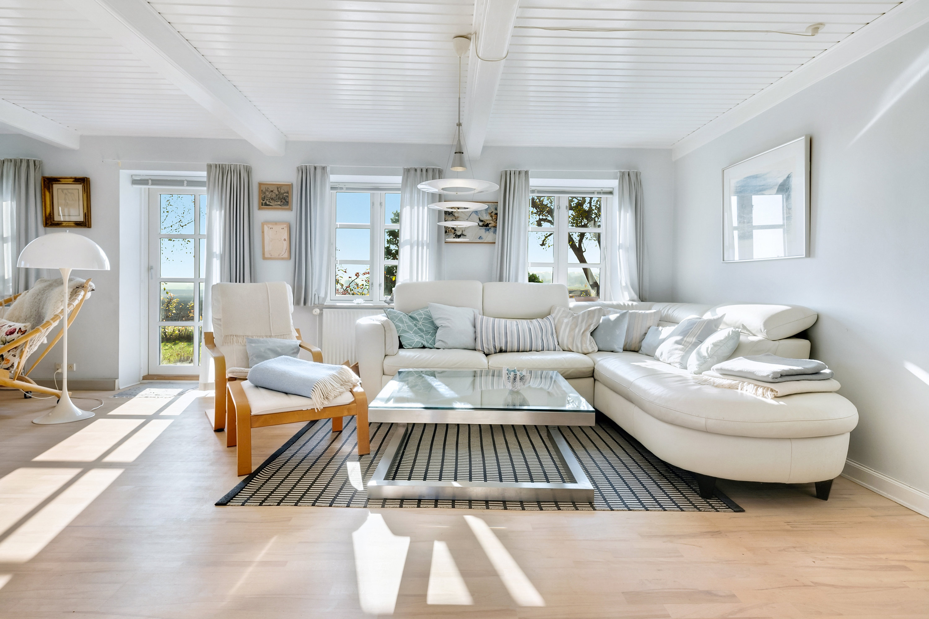 Fremhævet stue billede i fuldskærmstilstand. Billede af Havsmarken 1, 5970 Ærøskøbing