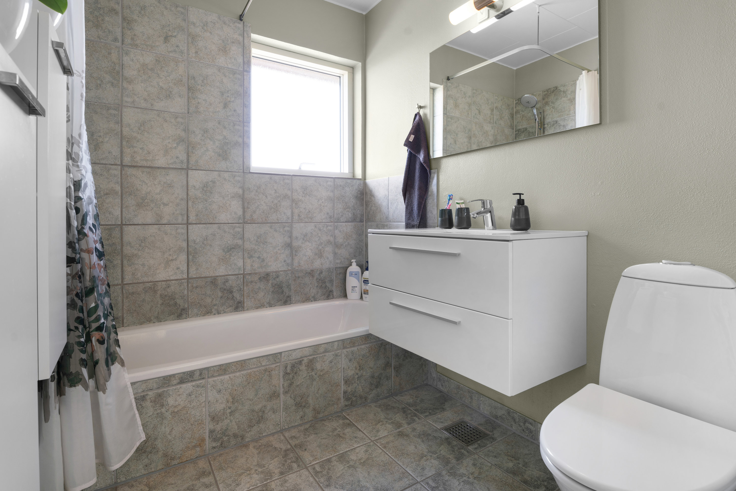 Fremhævet  billede i fuldskærmstilstand. Billede af Engvej 4, 6731 Tjæreborg