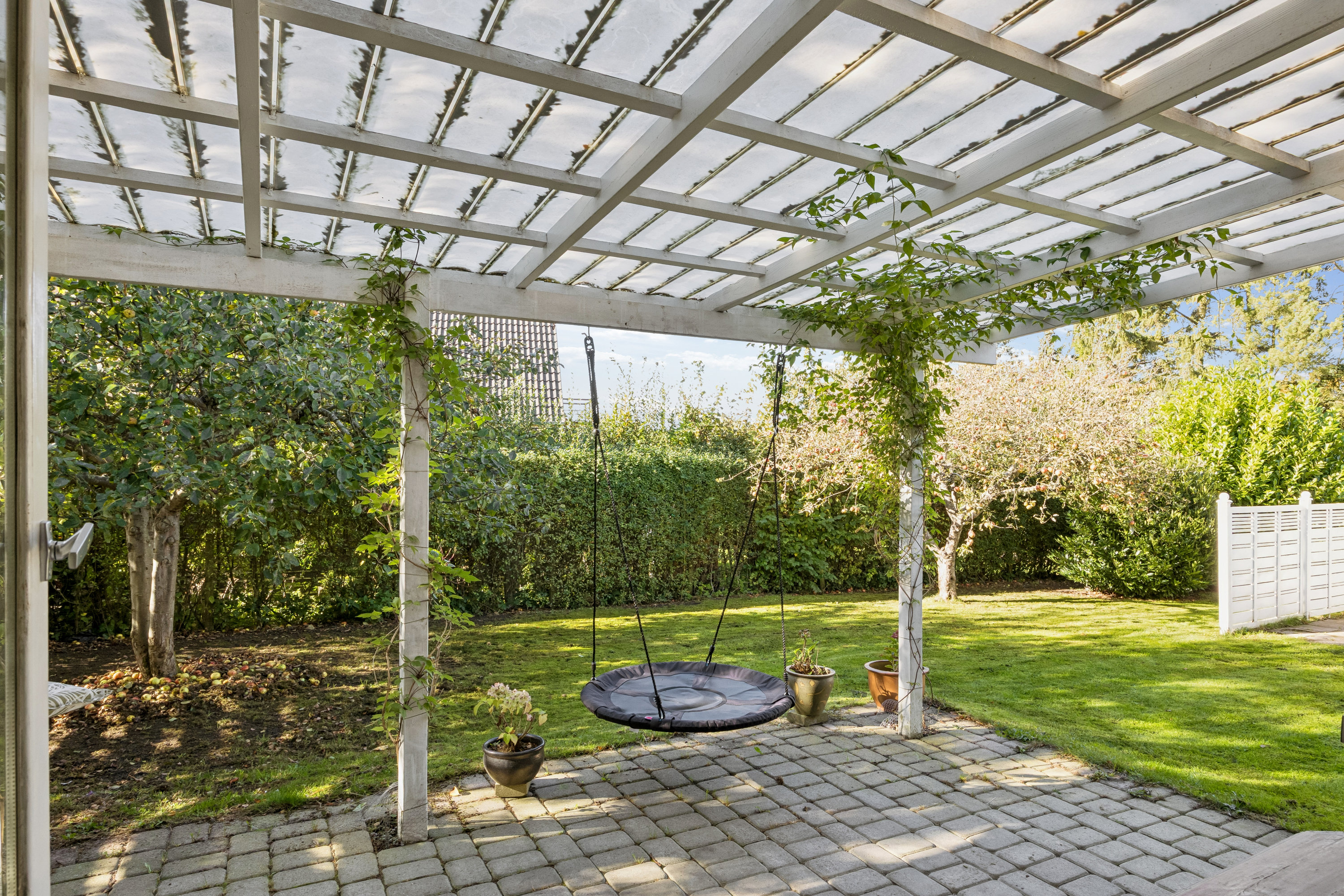 Fremhævet terrasse billede i fuldskærmstilstand. Billede af Toftevej 2, 4270 Høng