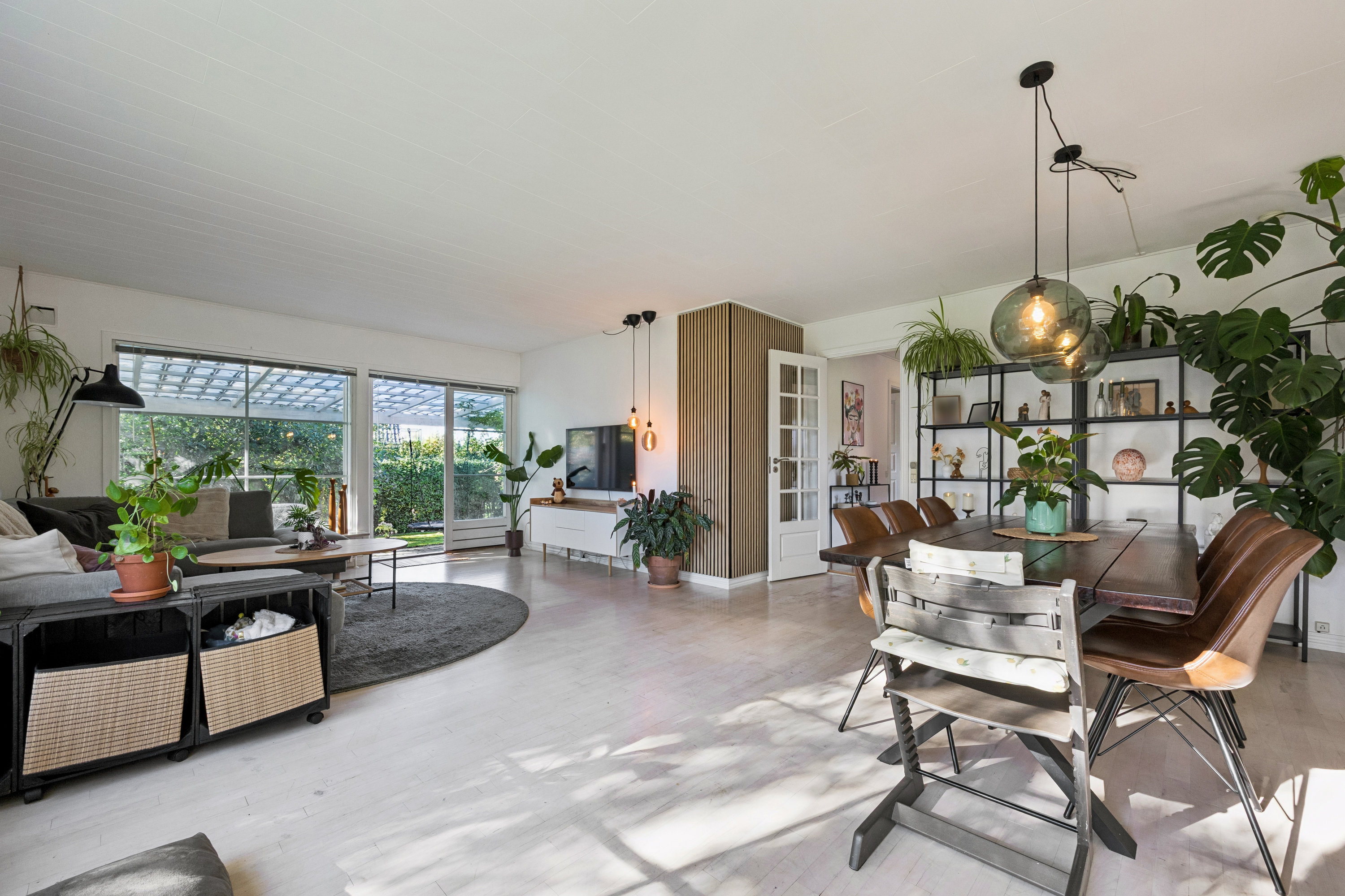 Fremhævet stue billede i fuldskærmstilstand. Billede af Toftevej 2, 4270 Høng