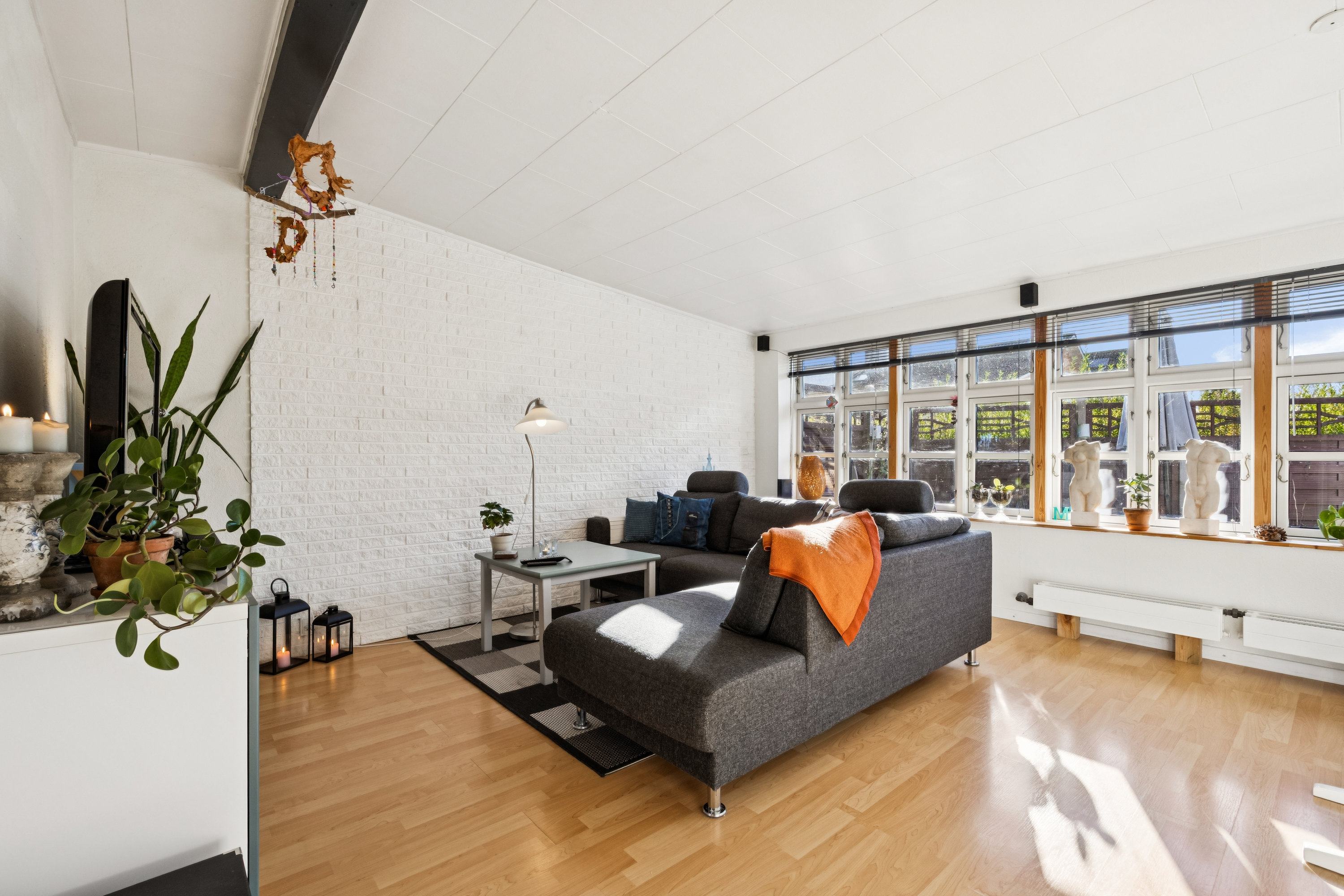 Fremhævet stue billede i fuldskærmstilstand. Billede af Skovvej 15B, 4291 Ruds Vedby