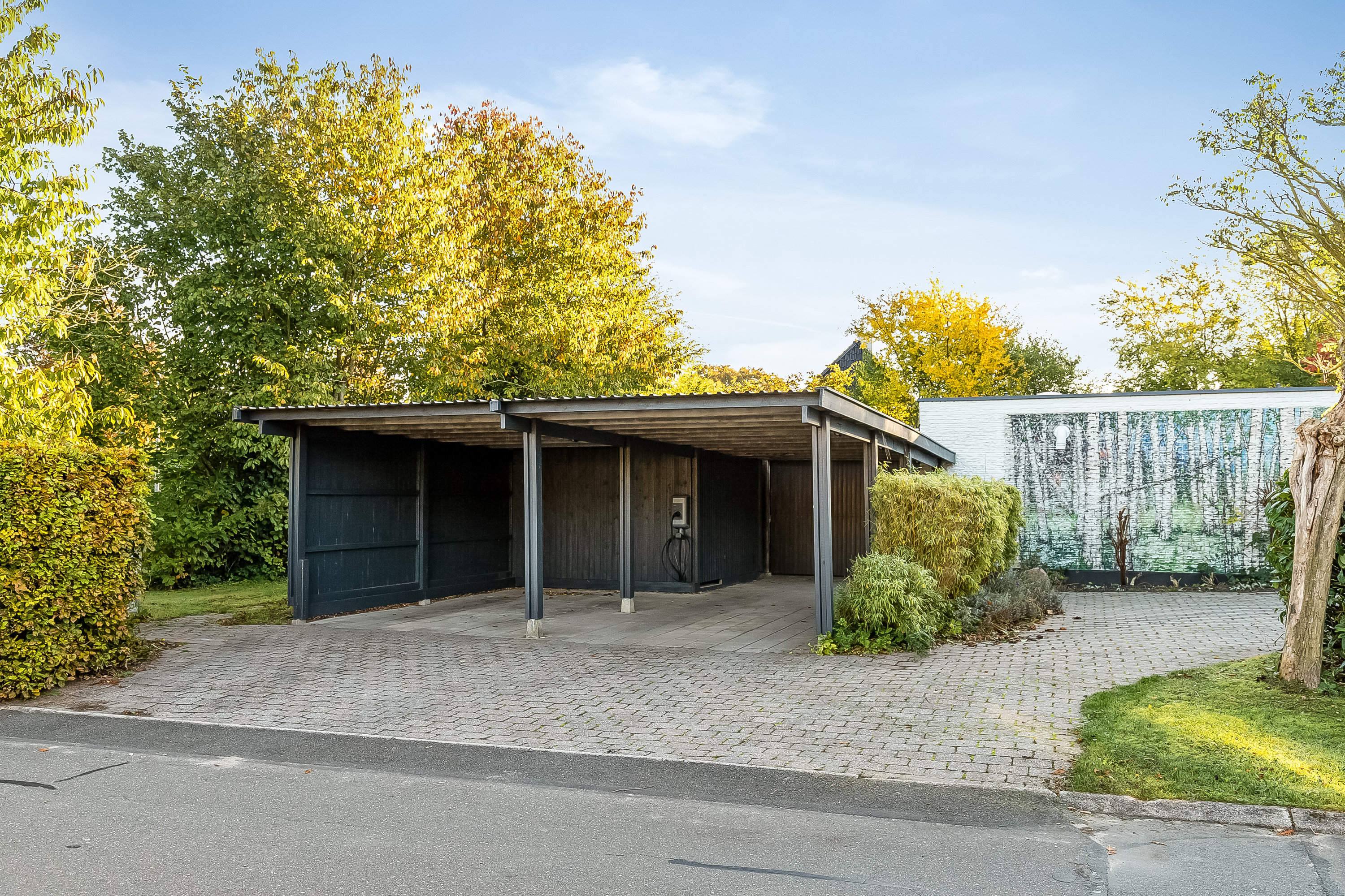 Fremhævet carport billede i fuldskærmstilstand. Billede af Mariavej 1, 6091 Bjert