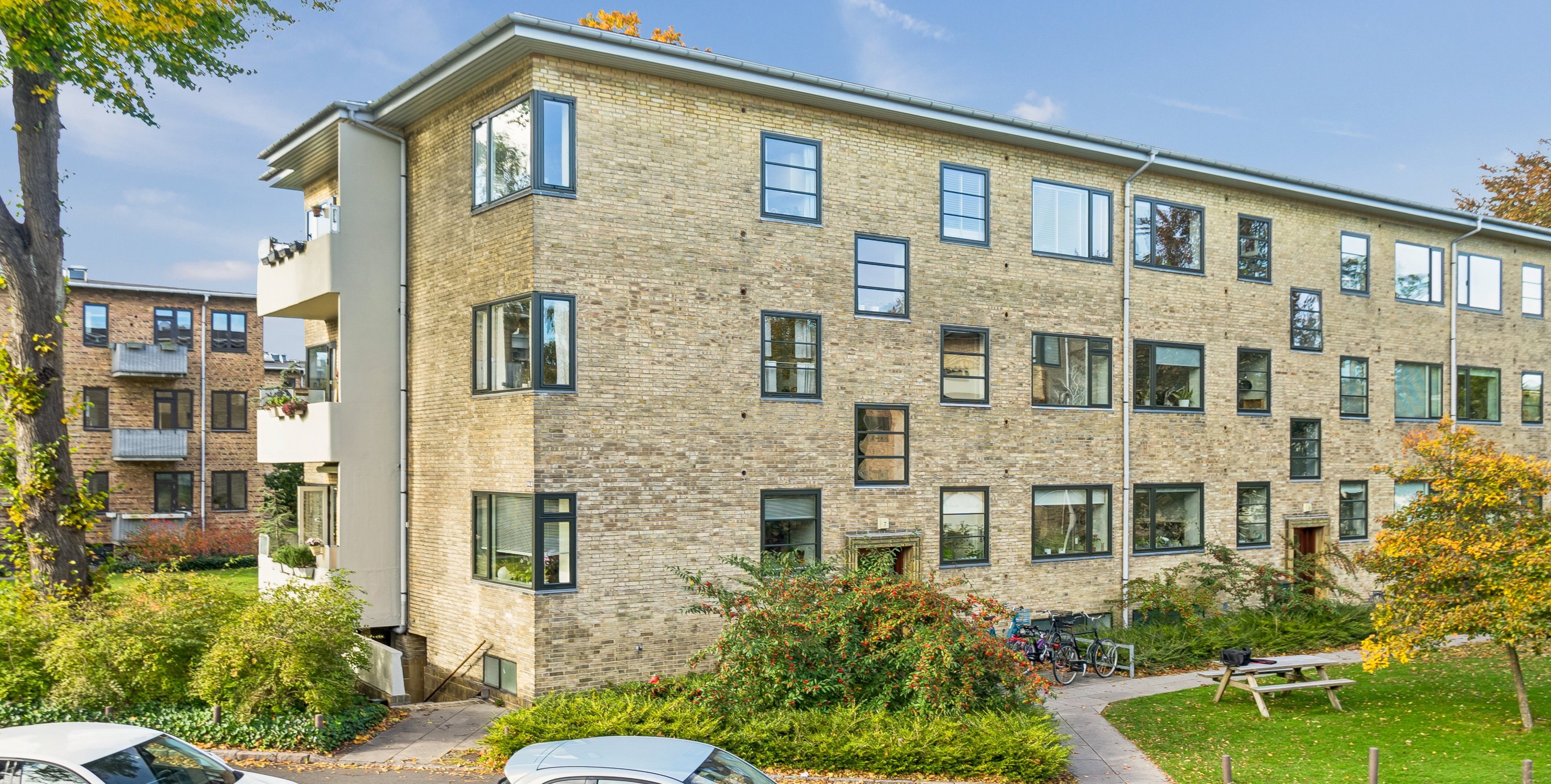 Fremhævet andet billede i fuldskærmstilstand. Billede af Blidahpark 7, 1. th., 2900 Hellerup