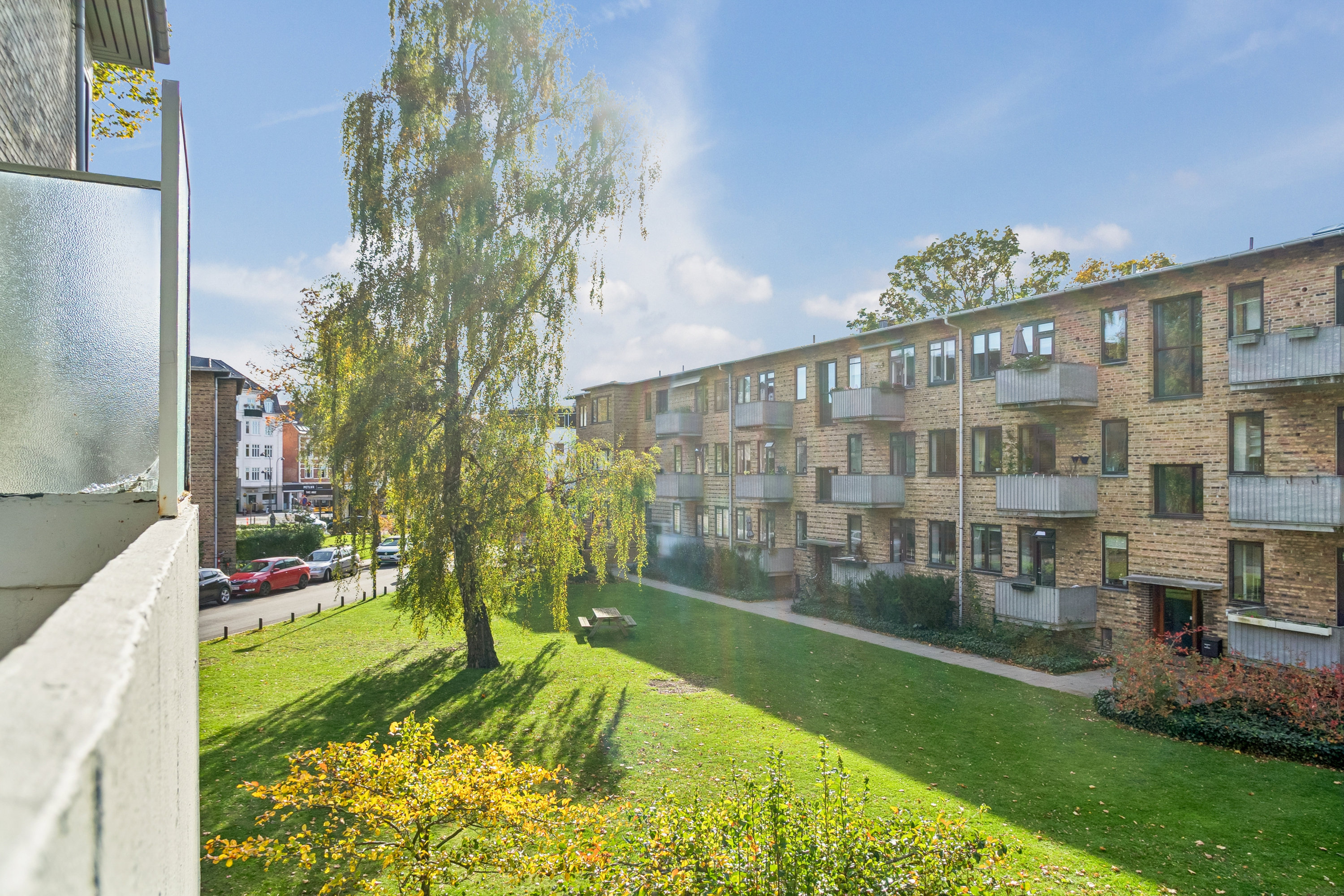 Fremhævet andet billede i fuldskærmstilstand. Billede af Blidahpark 7, 1. th., 2900 Hellerup