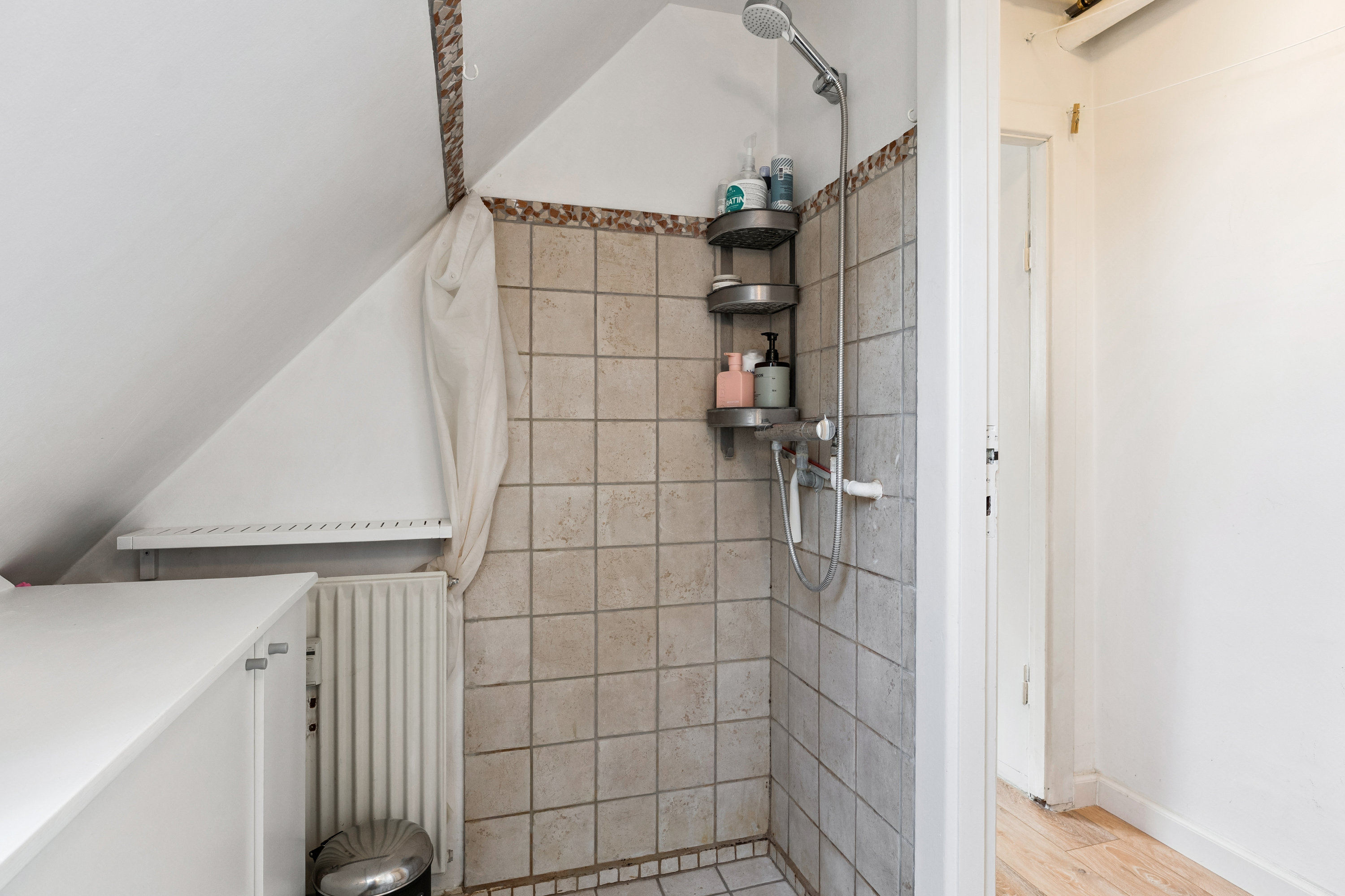 Fremhævet badeværelse billede i fuldskærmstilstand. Billede af Overgaden Neden Vandet 39, 4. th., 1414 København K